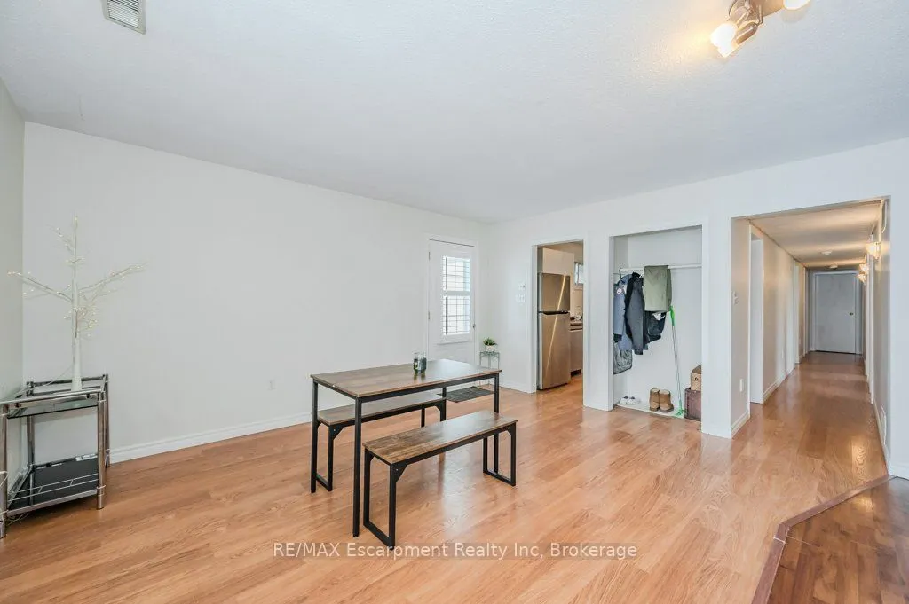 126 Main Street S