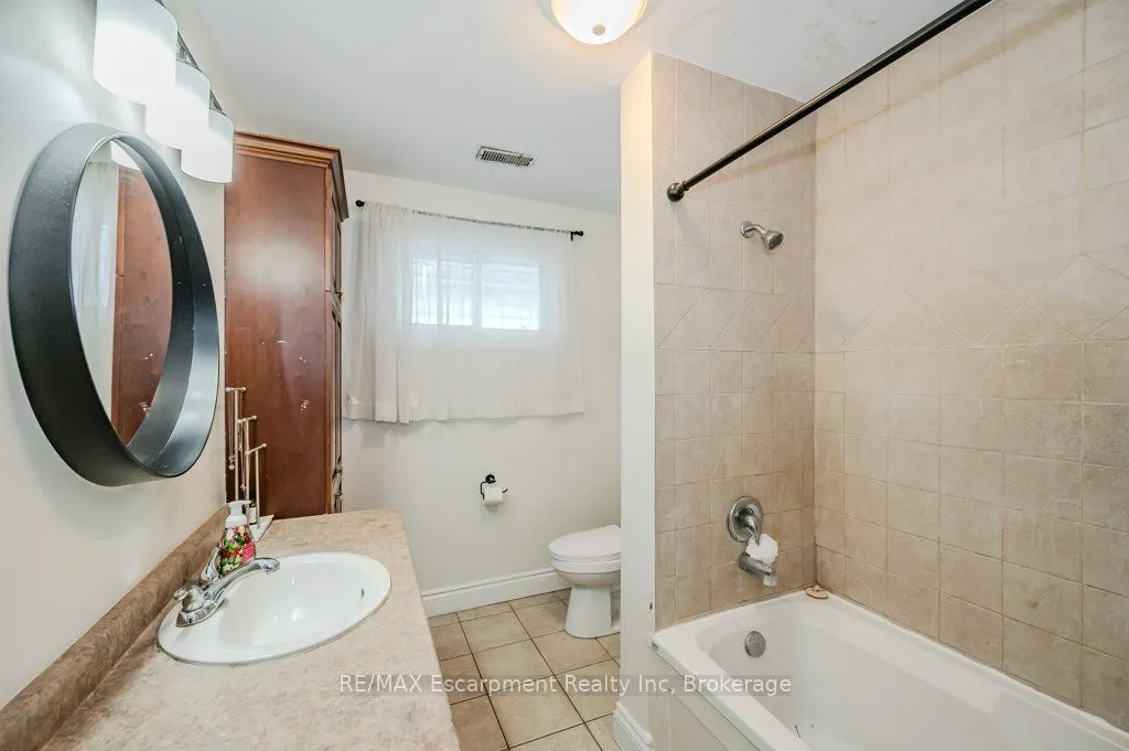 126 Main Street S