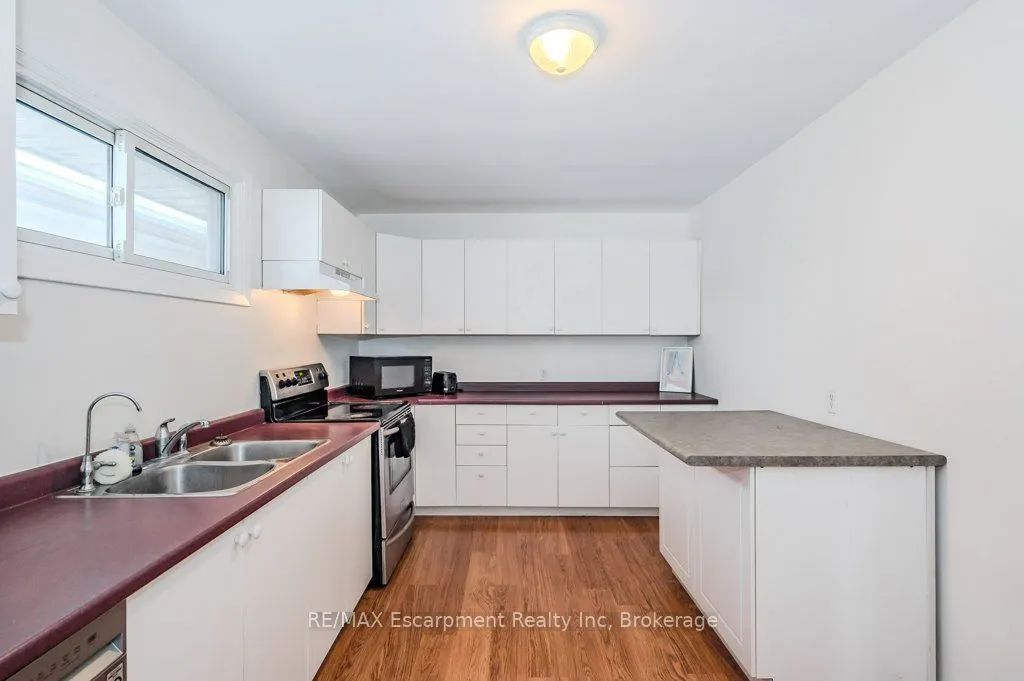 126 Main Street S
