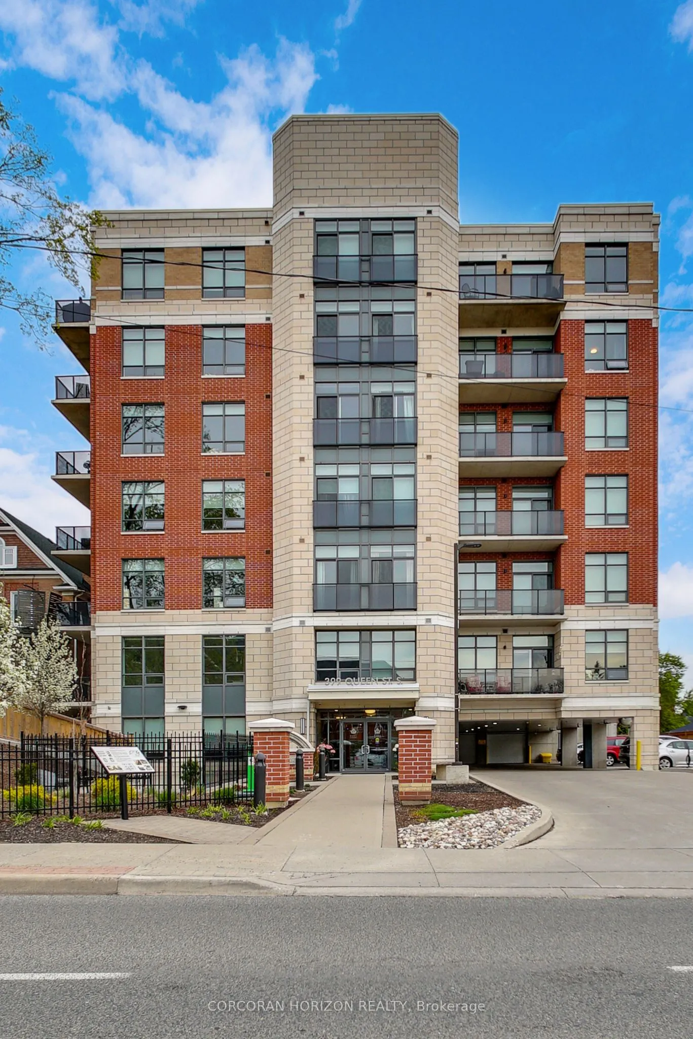 399 Queen Street S, #213
