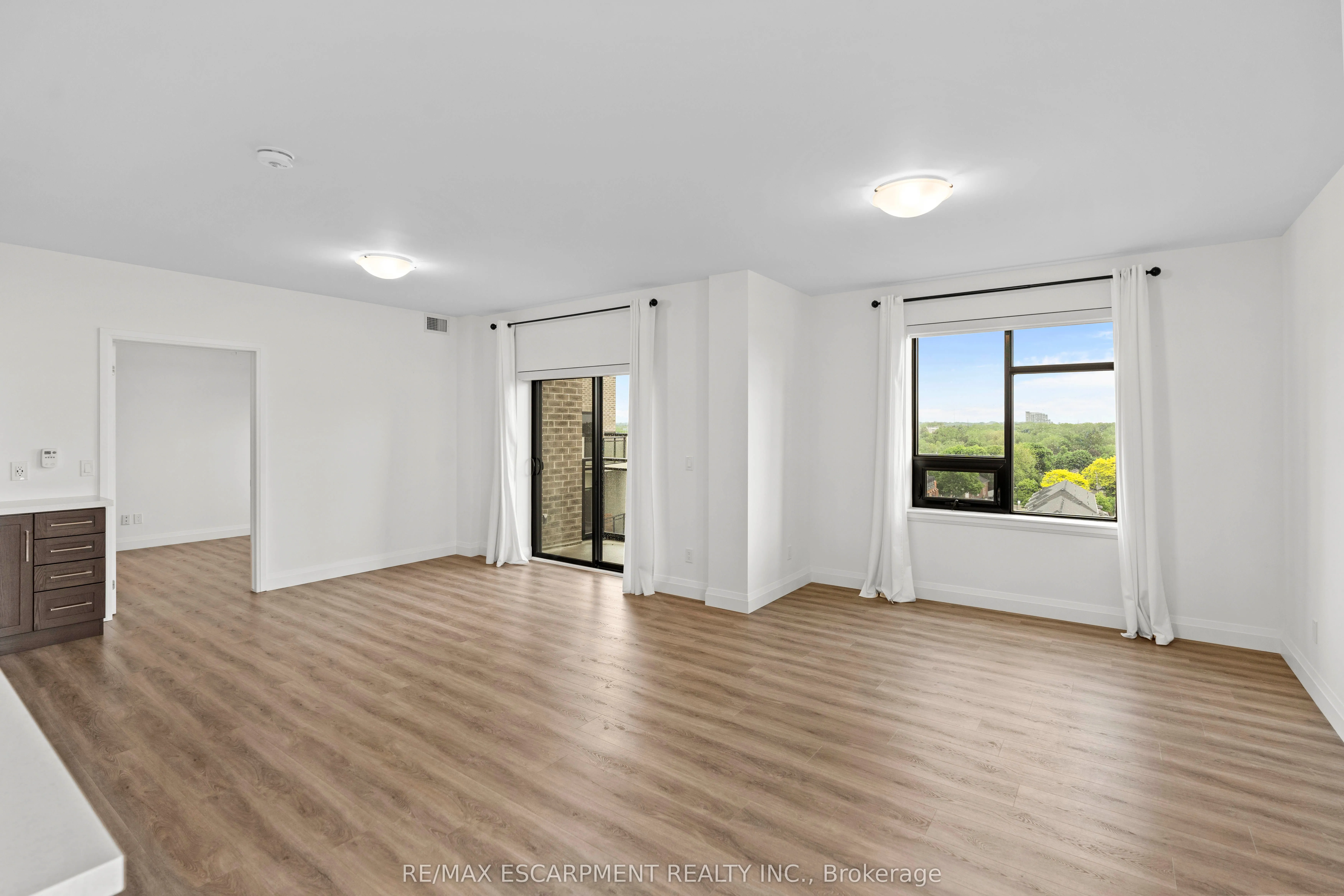 30 Hamilton Street S, #703