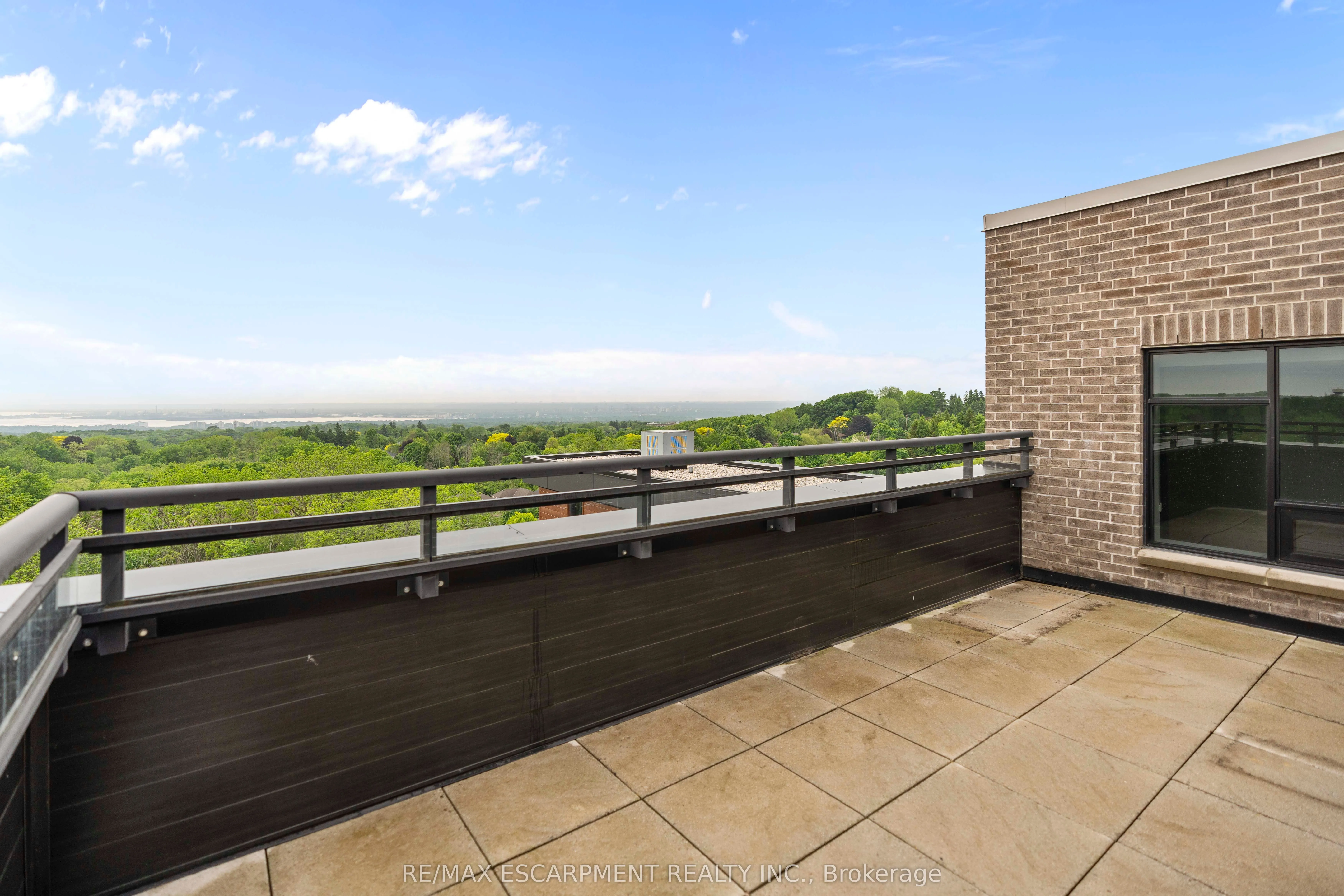 30 Hamilton Street S, #703