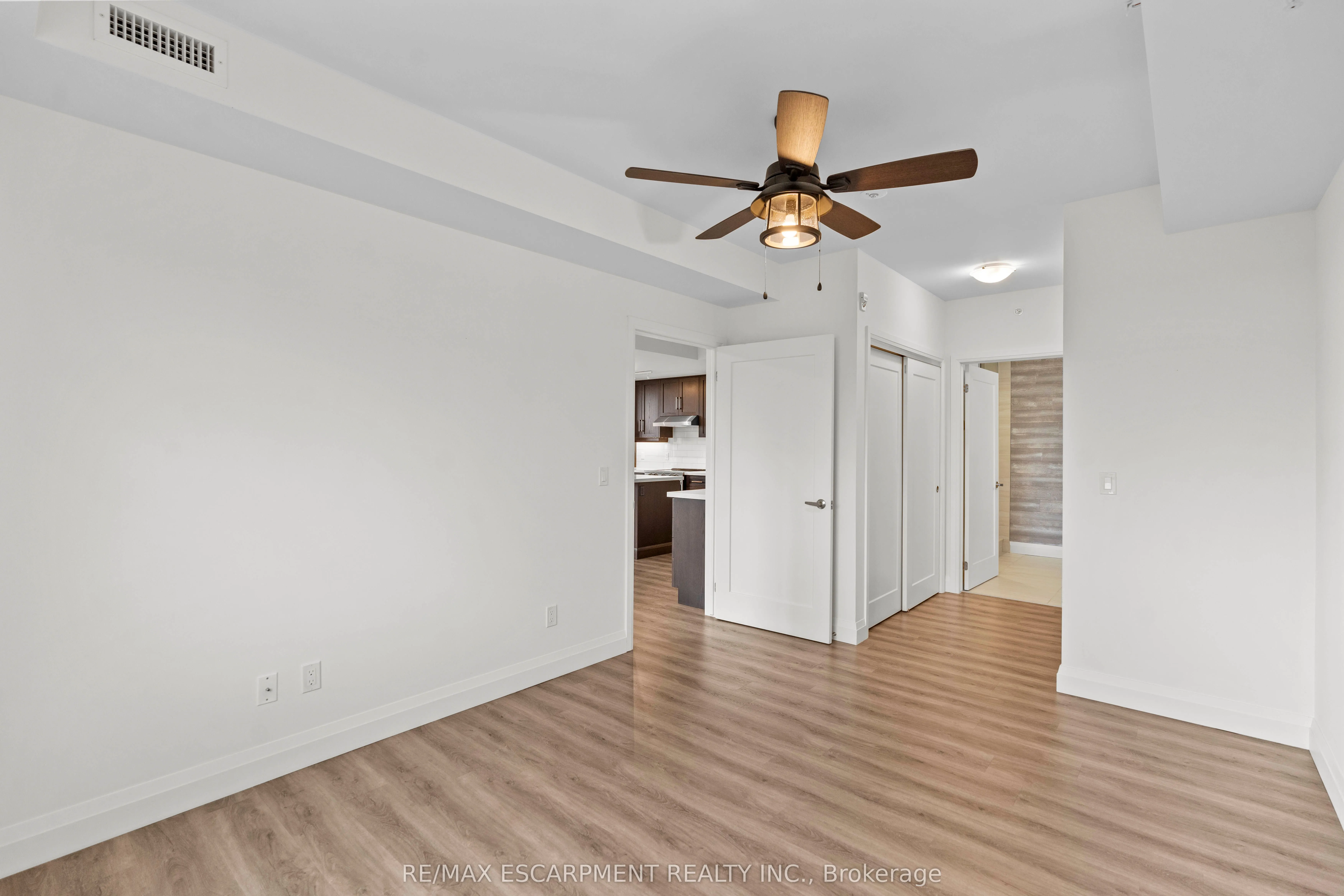 30 Hamilton Street S, #703