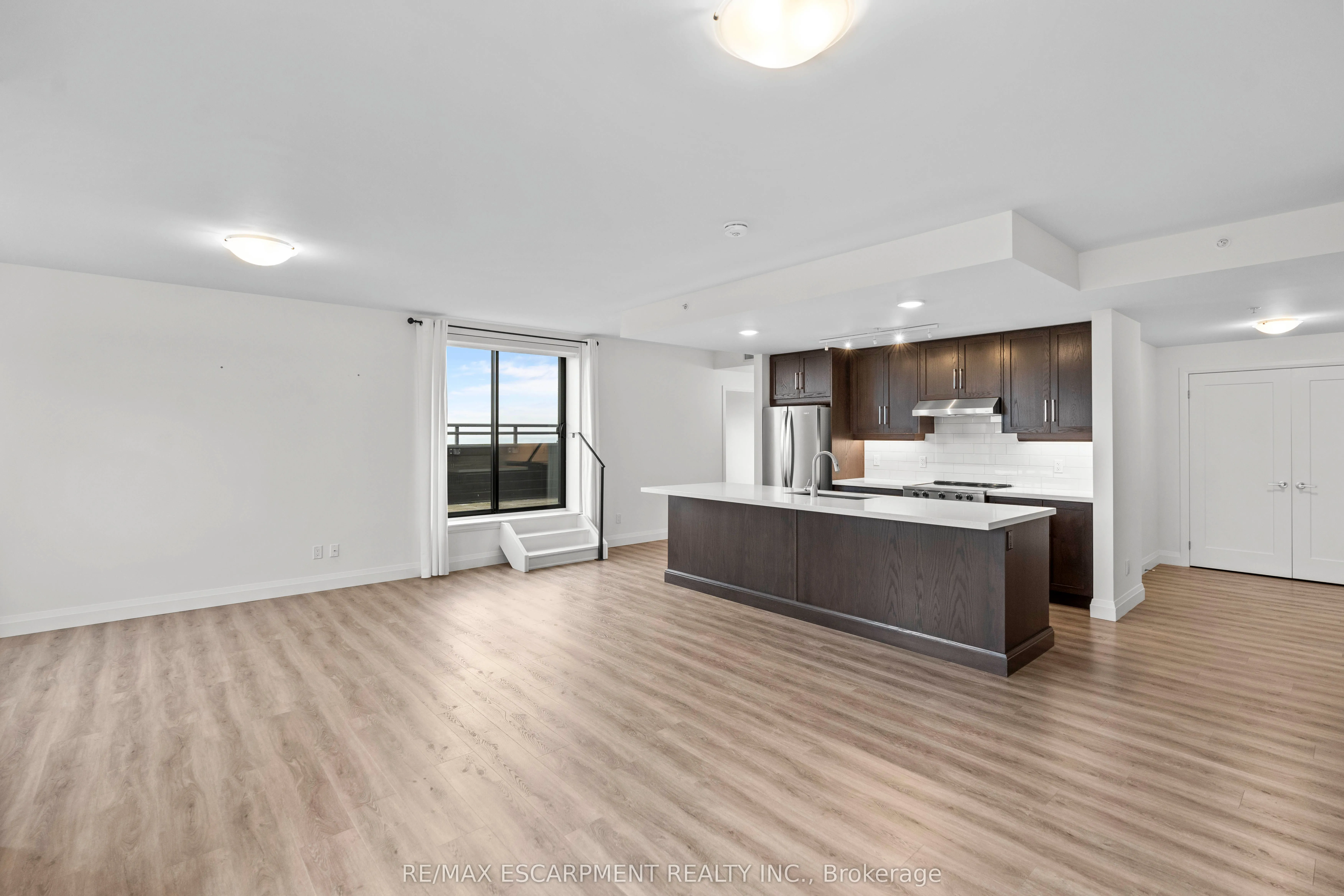 30 Hamilton Street S, #703