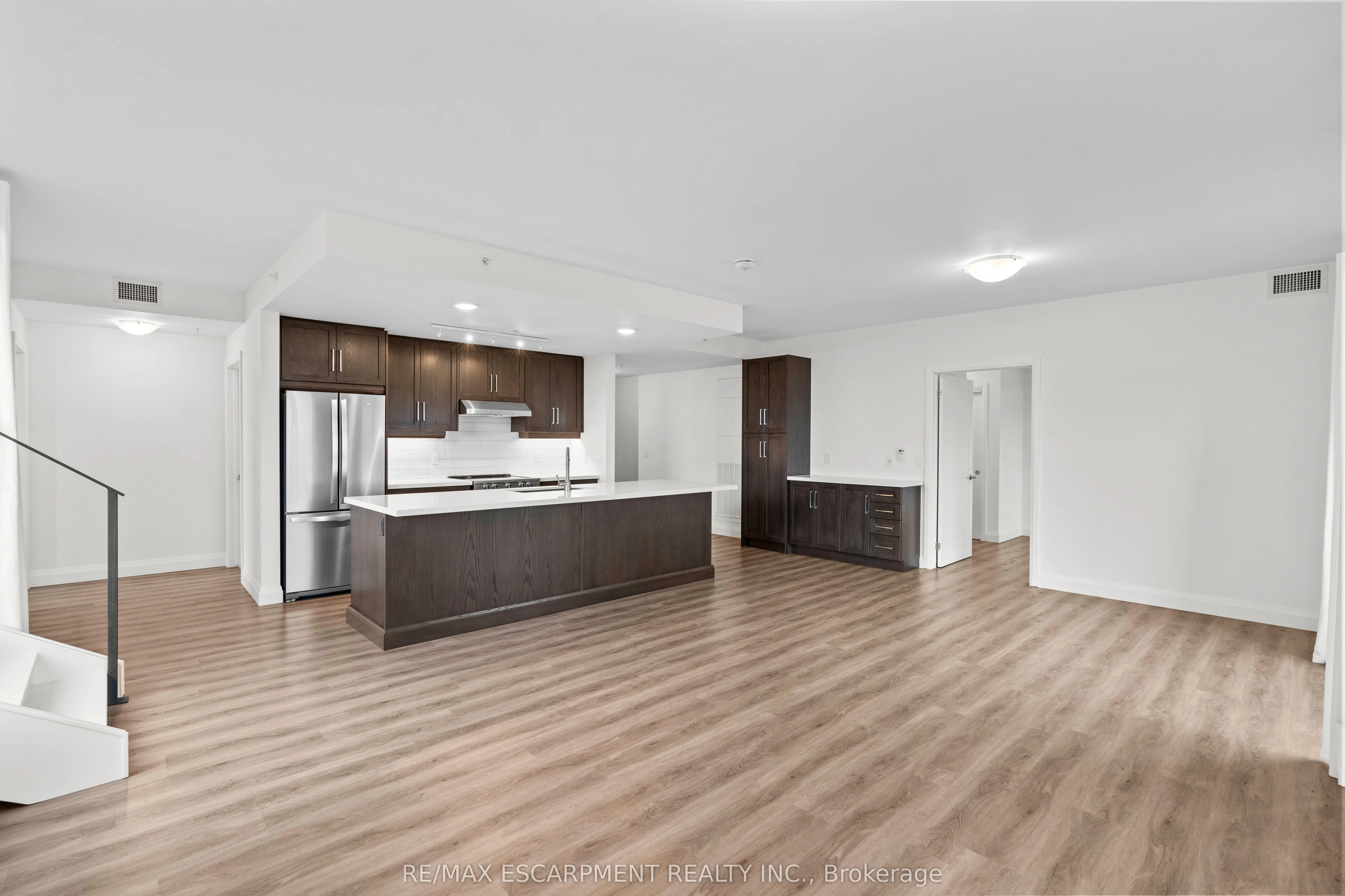 30 Hamilton Street S, #703