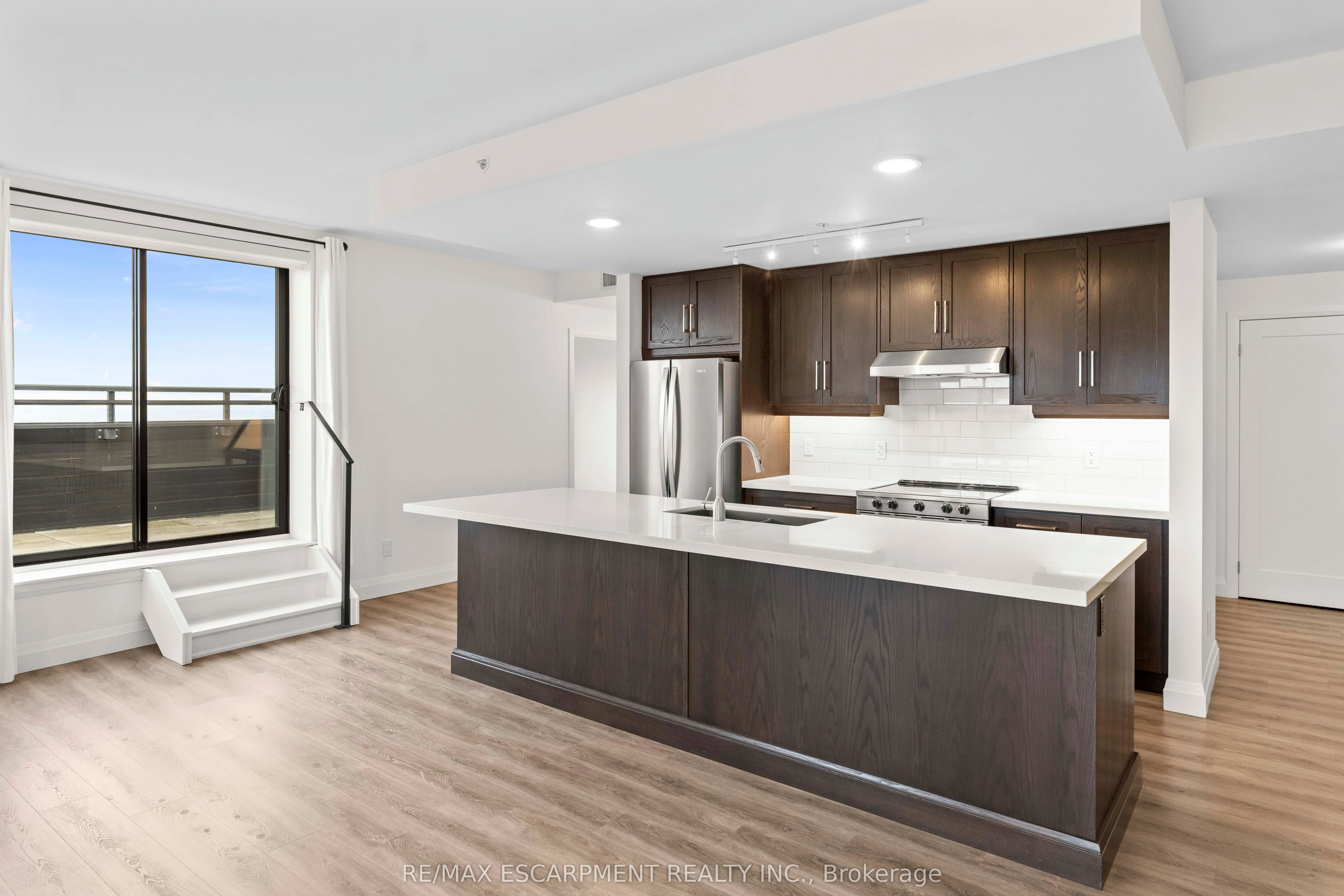 30 Hamilton Street S, #703