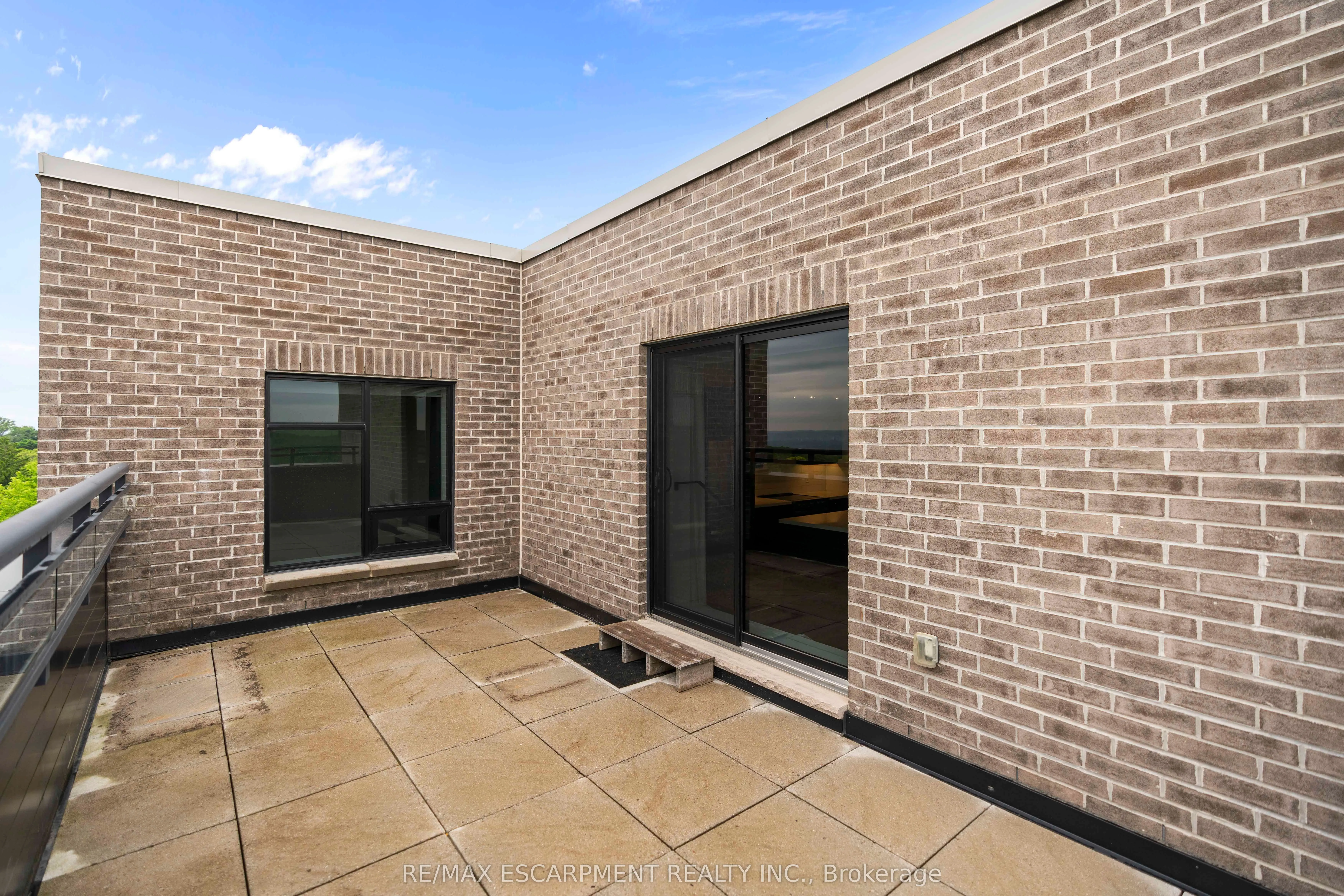 30 Hamilton Street S, #703