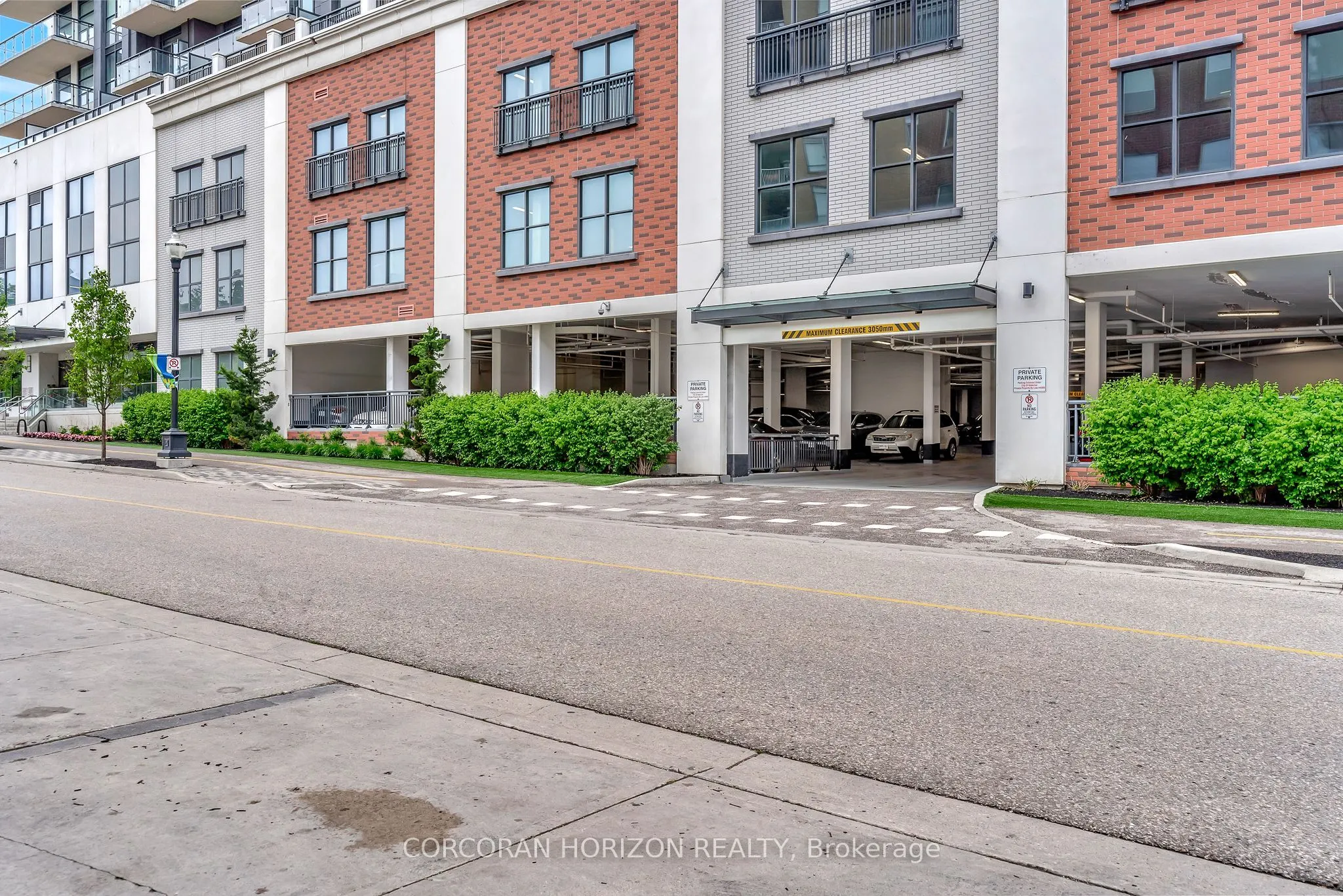 155 Caroline Street S, #911