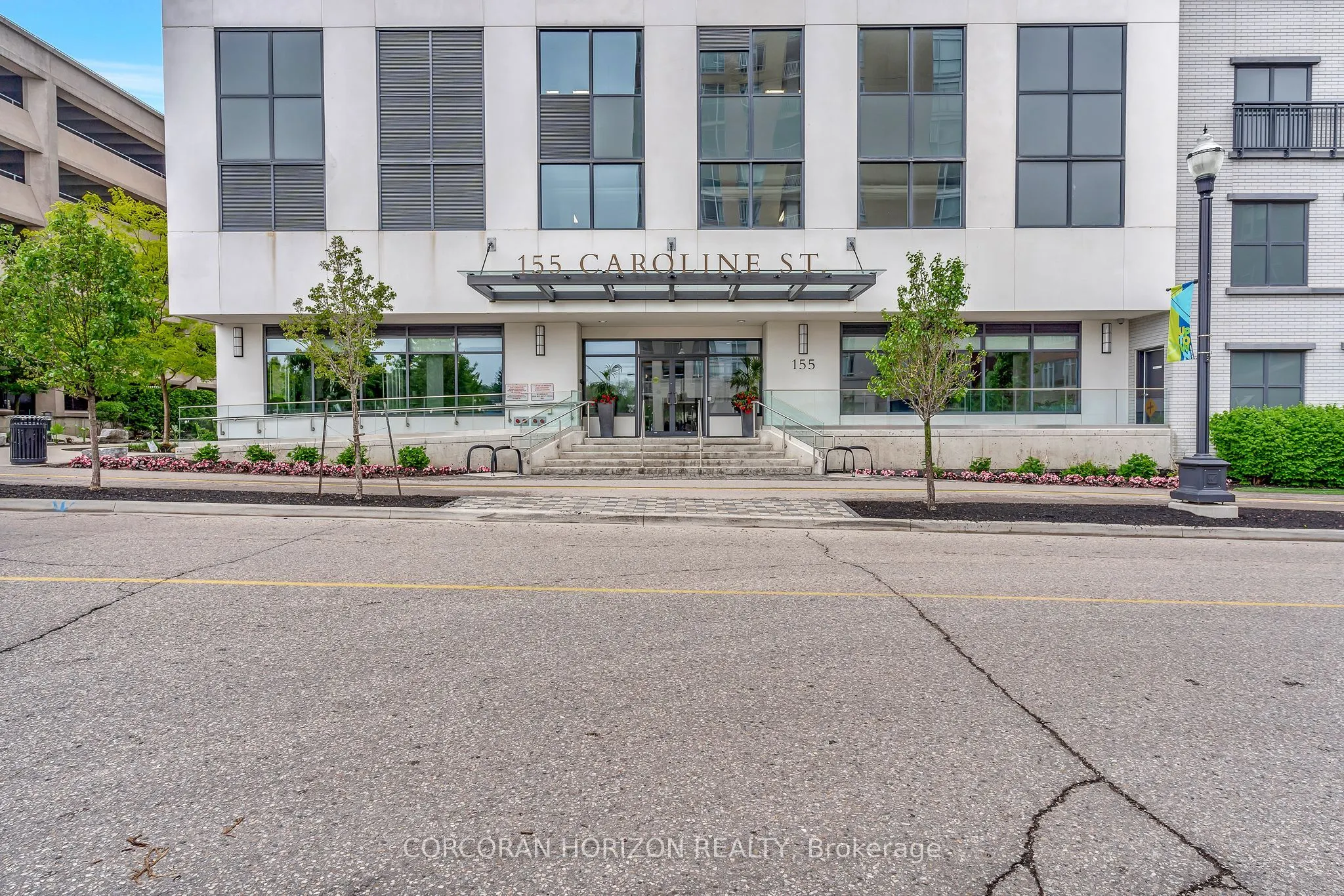 155 Caroline Street S, #911