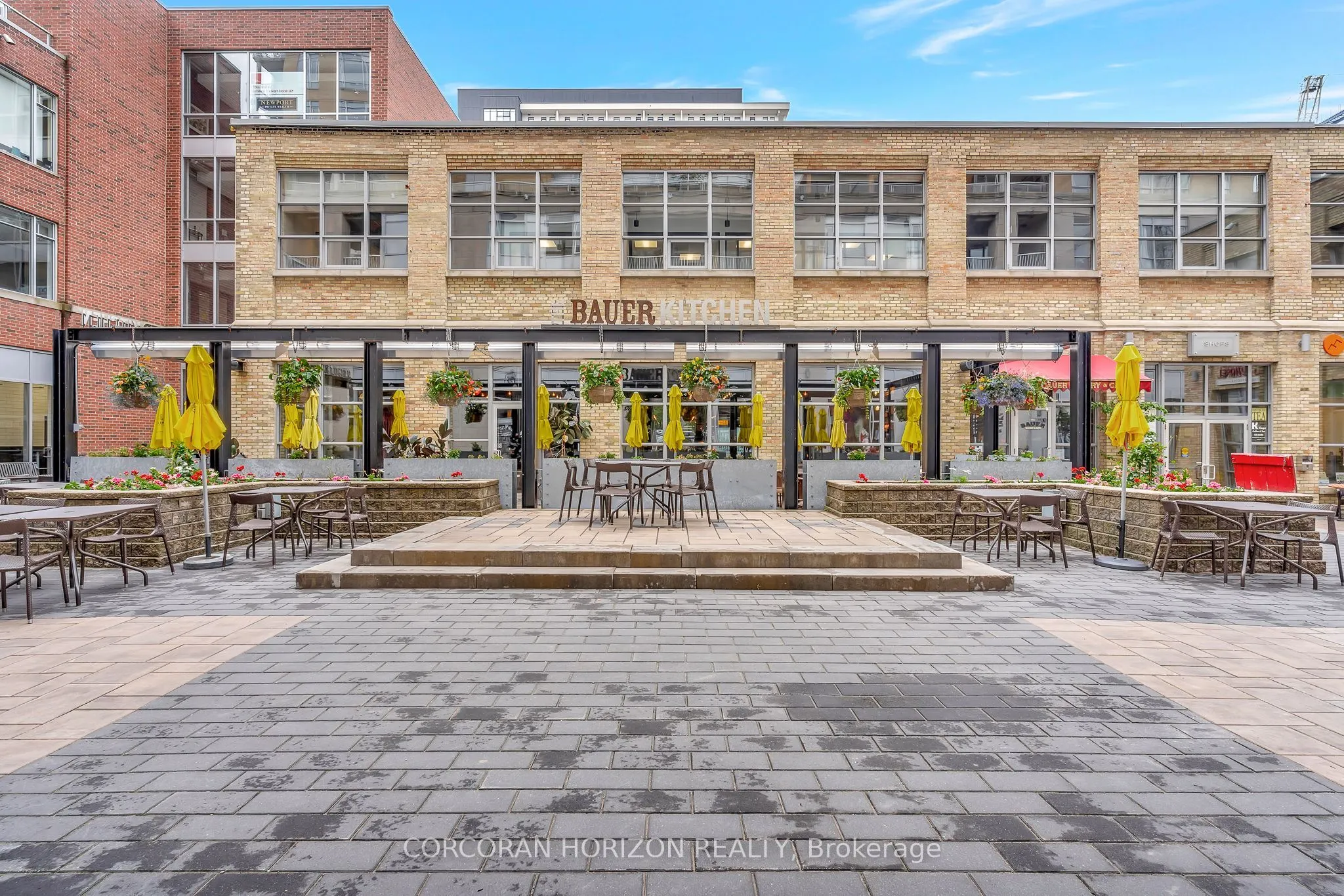 155 Caroline Street S, #911