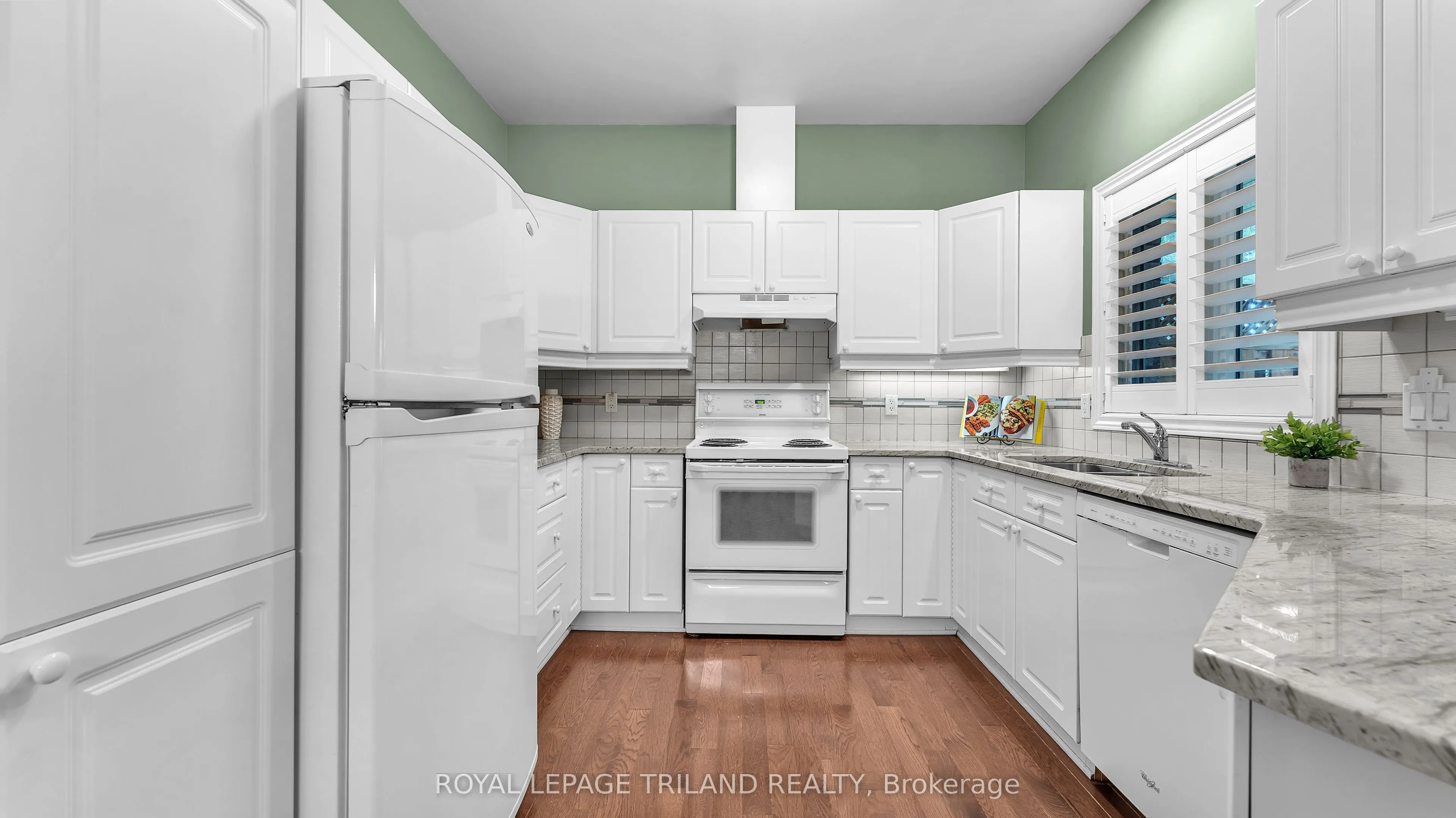 1574 RICHMOND Street #28