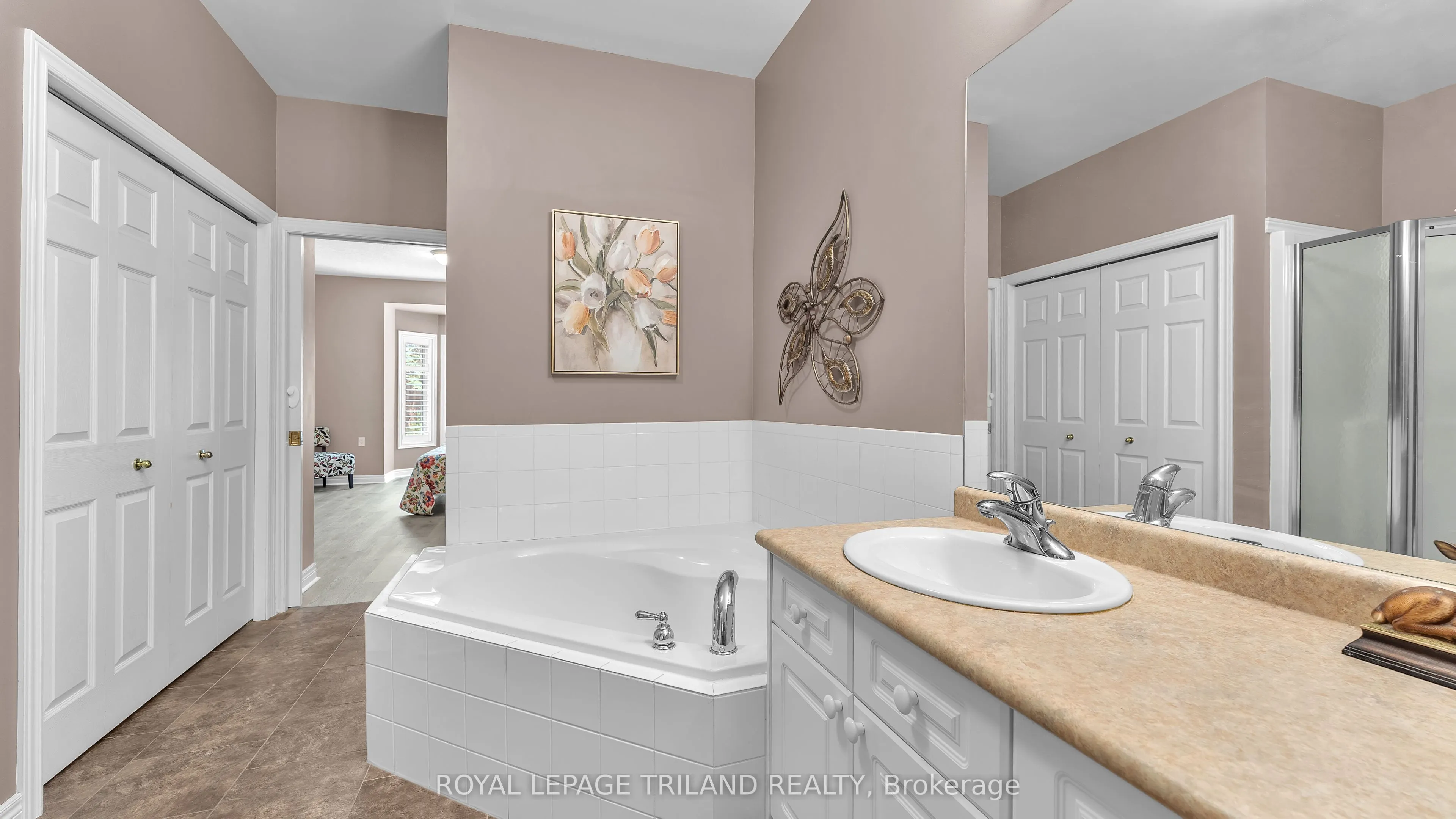 1574 RICHMOND Street #28