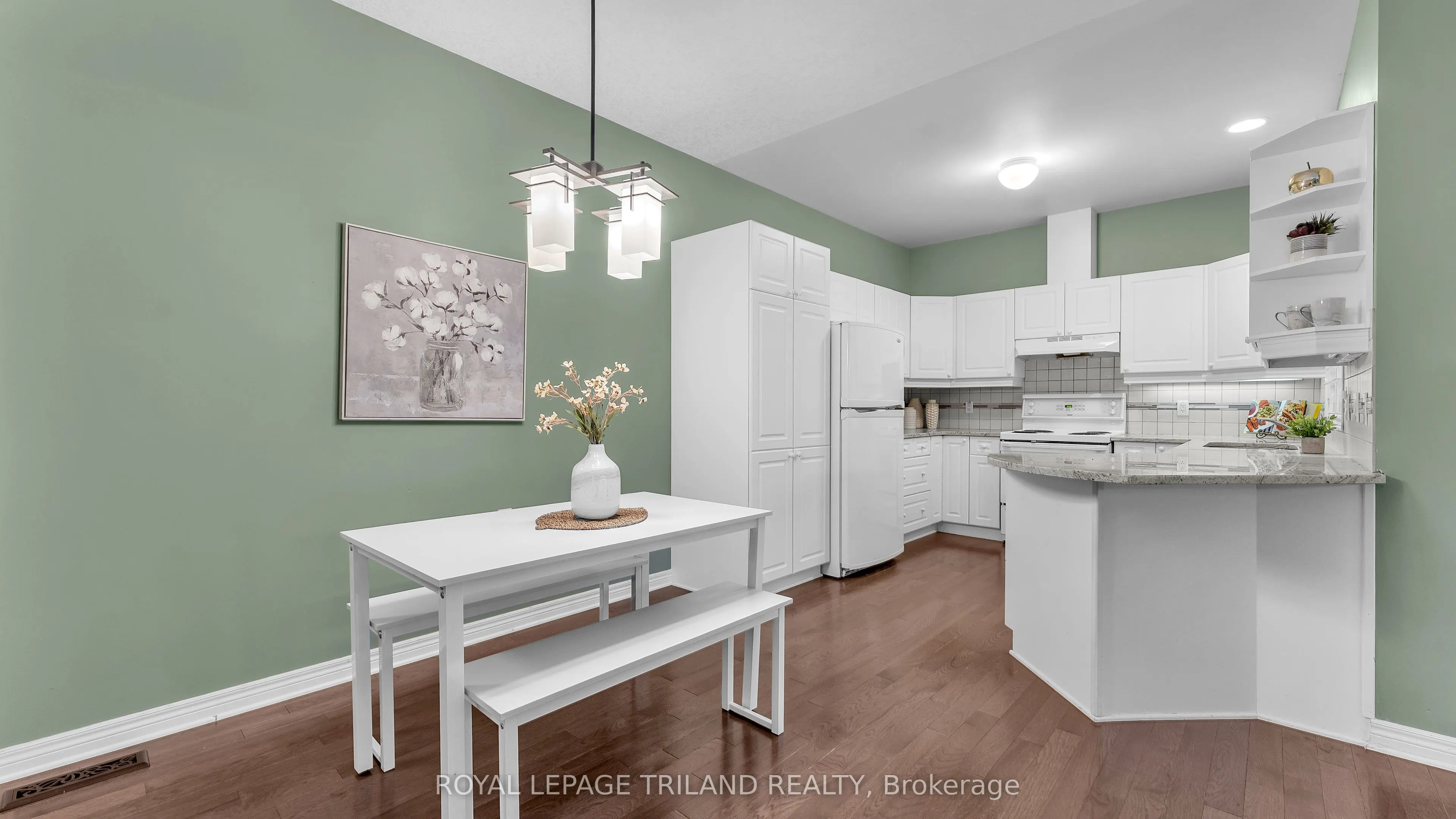 1574 RICHMOND Street #28