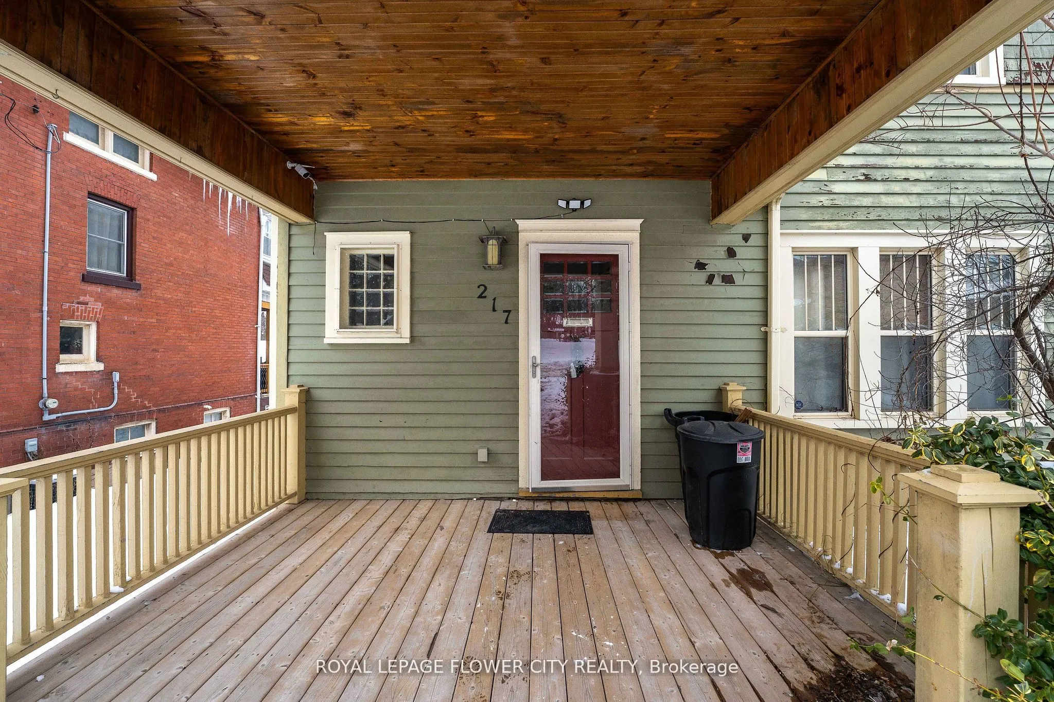 217 Earl Street