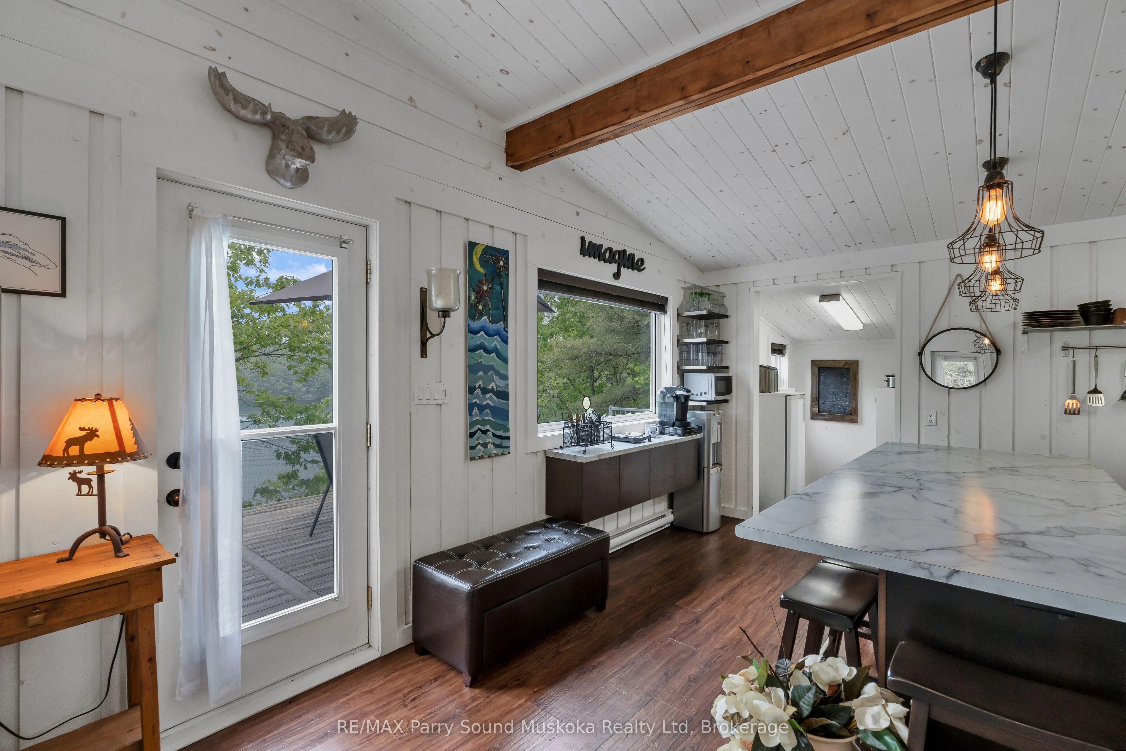 109 Healey Lake