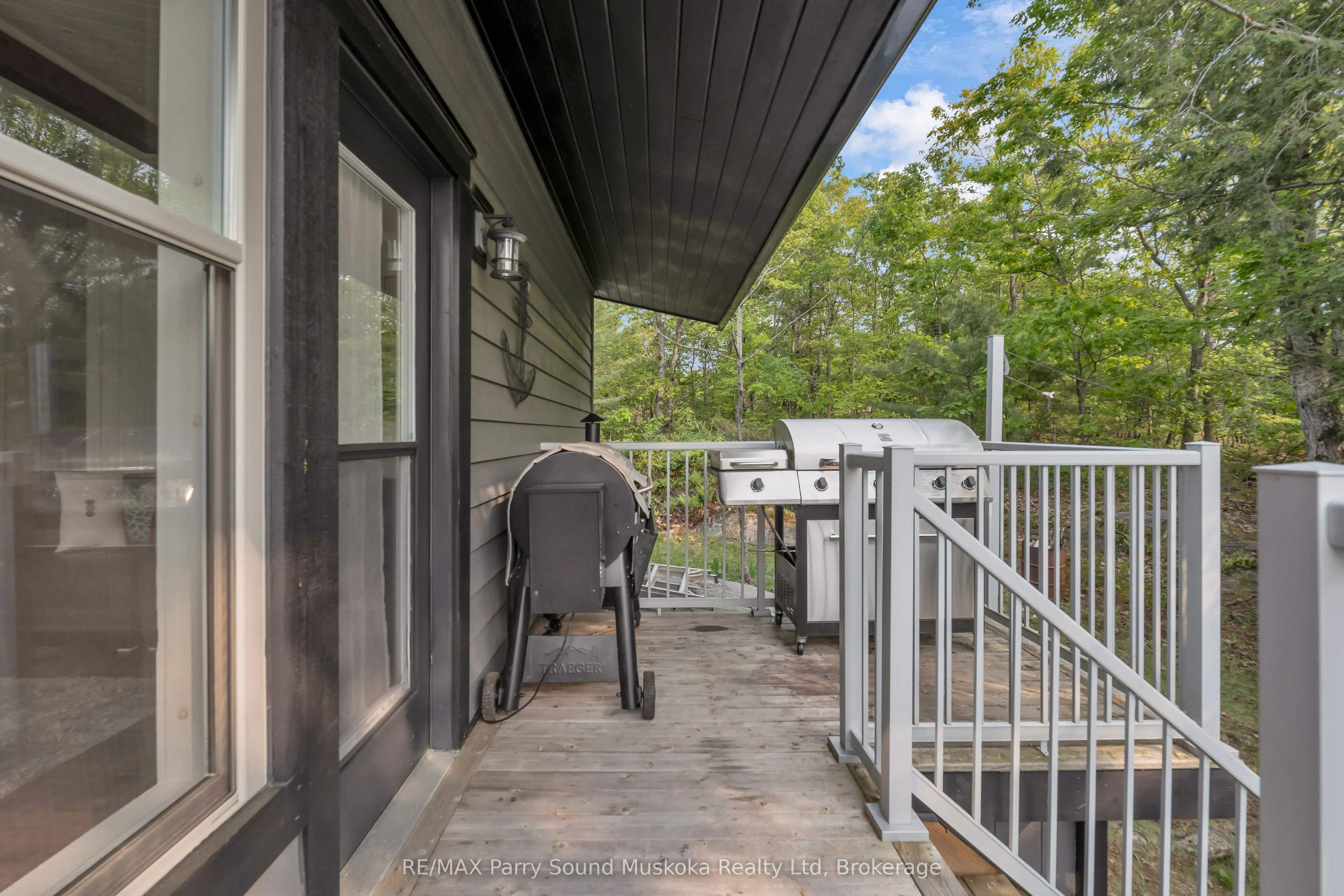 109 Healey Lake