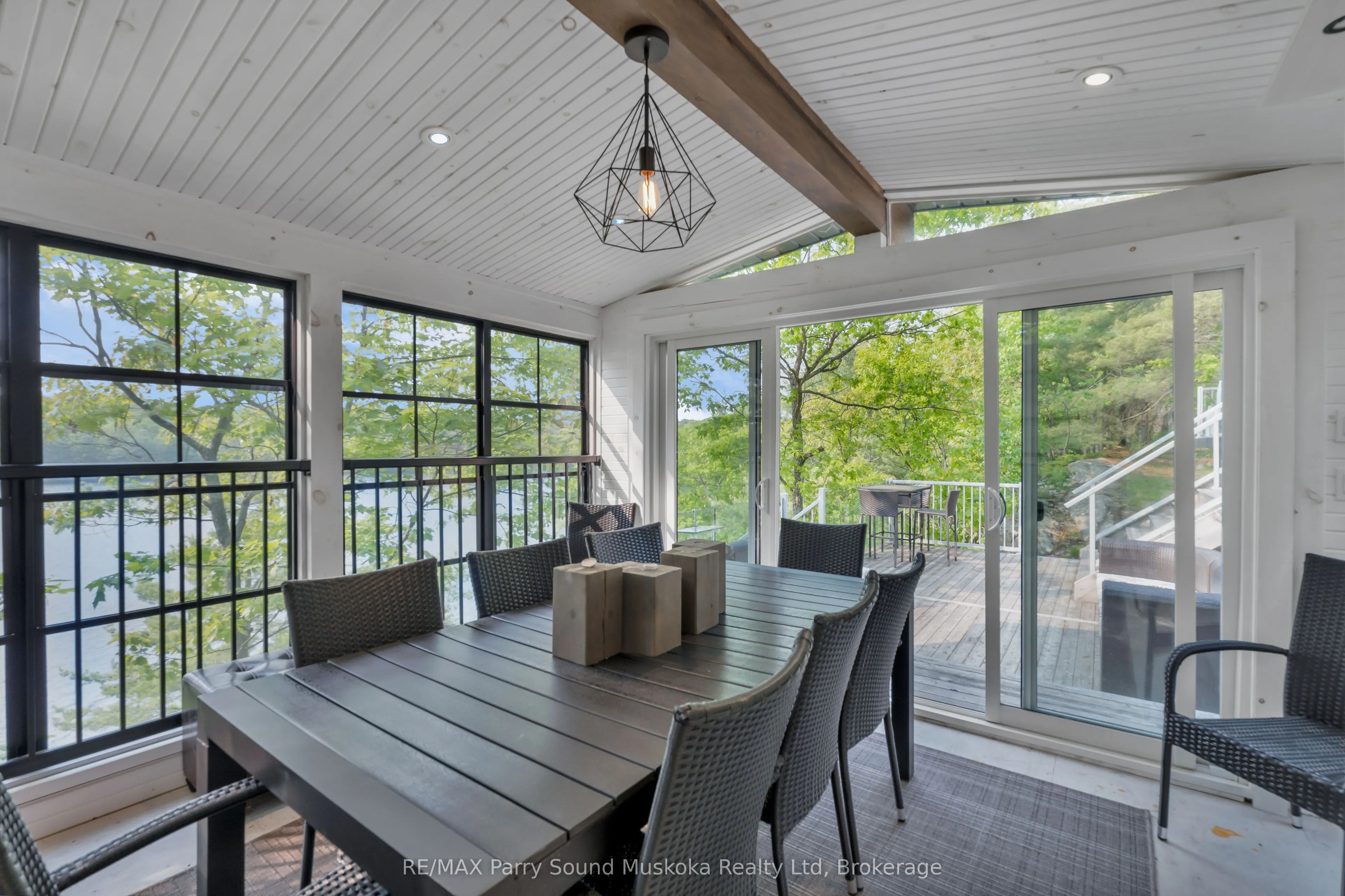 109 Healey Lake