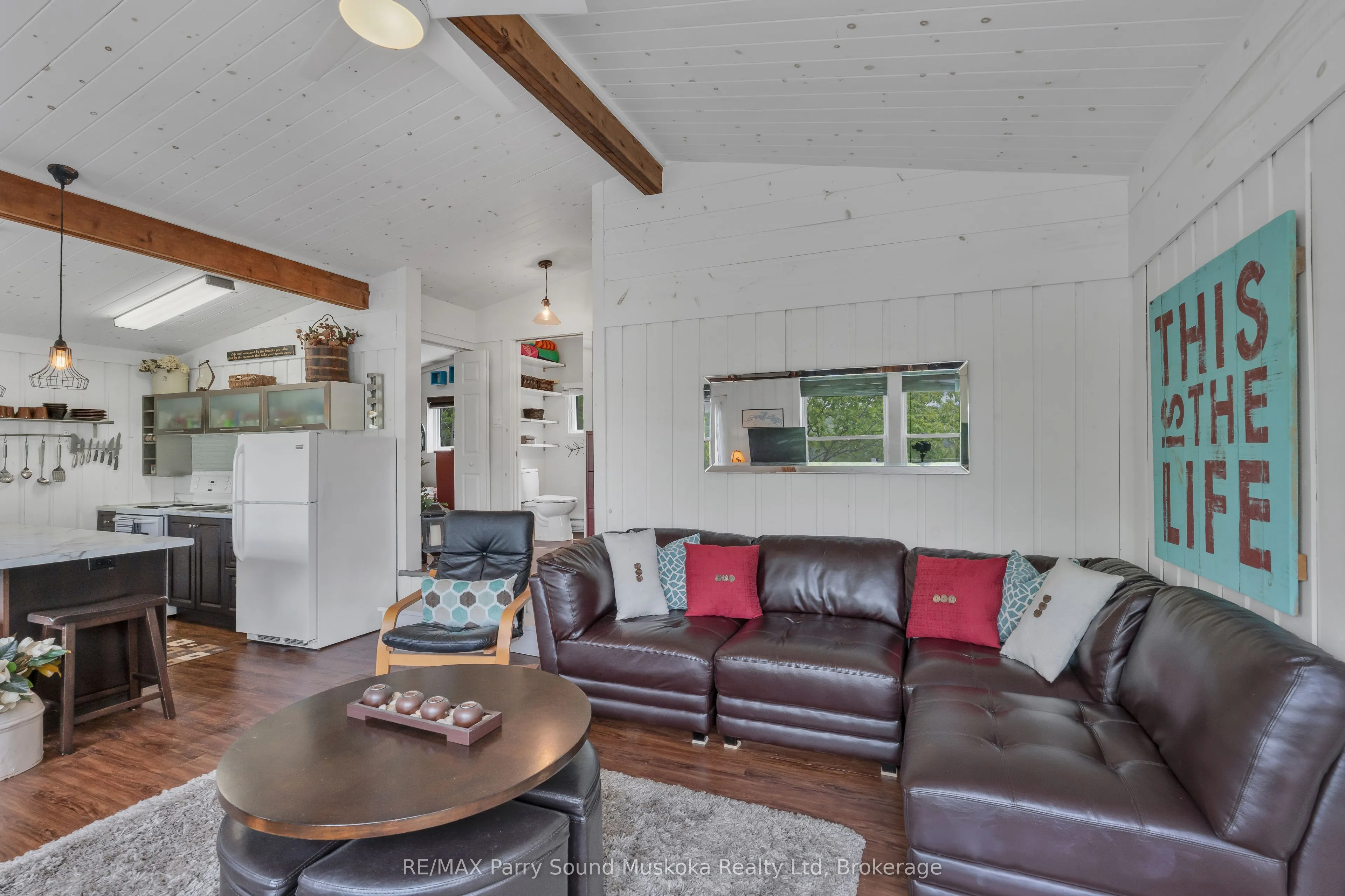 109 Healey Lake