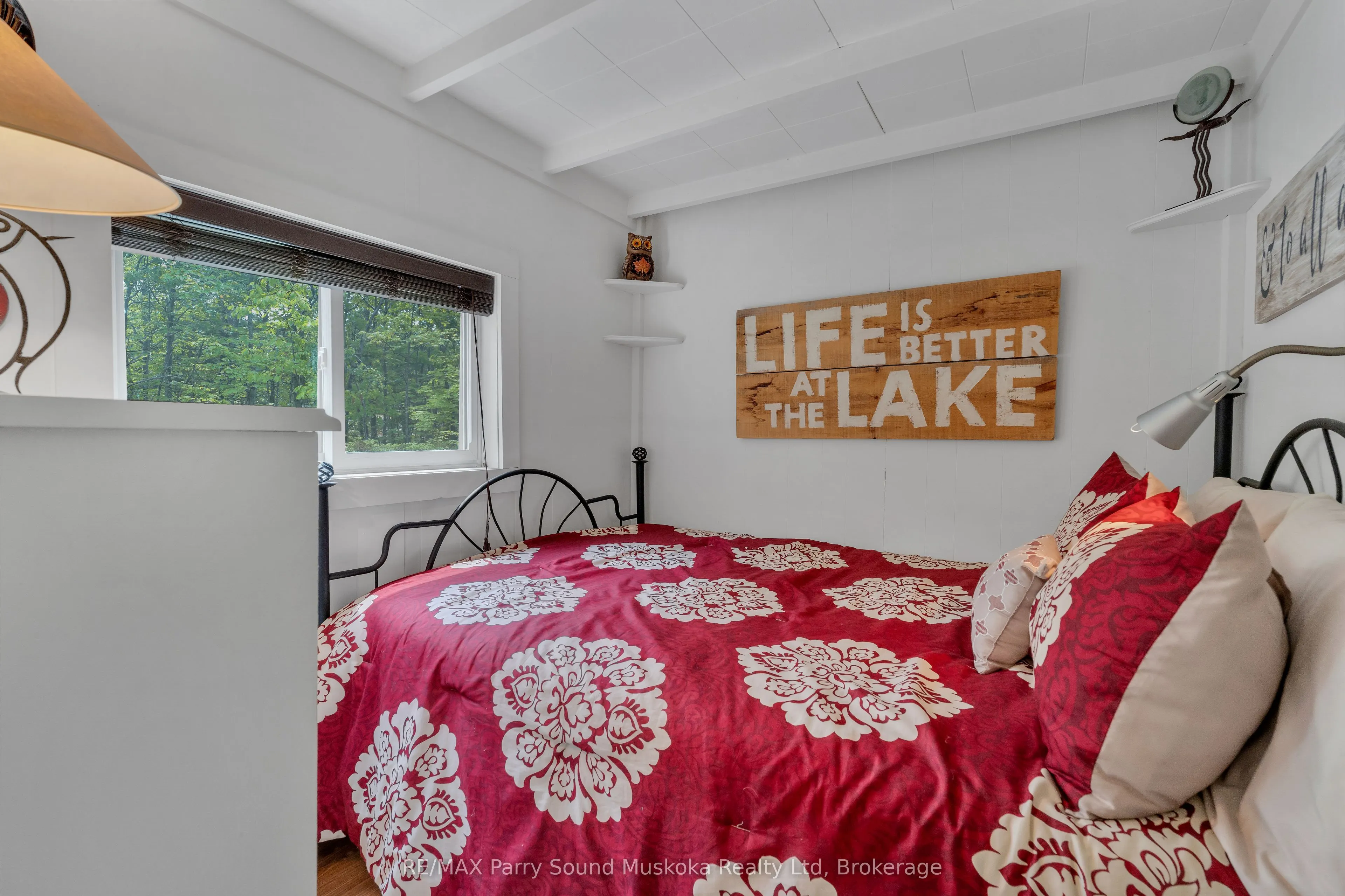 109 Healey Lake