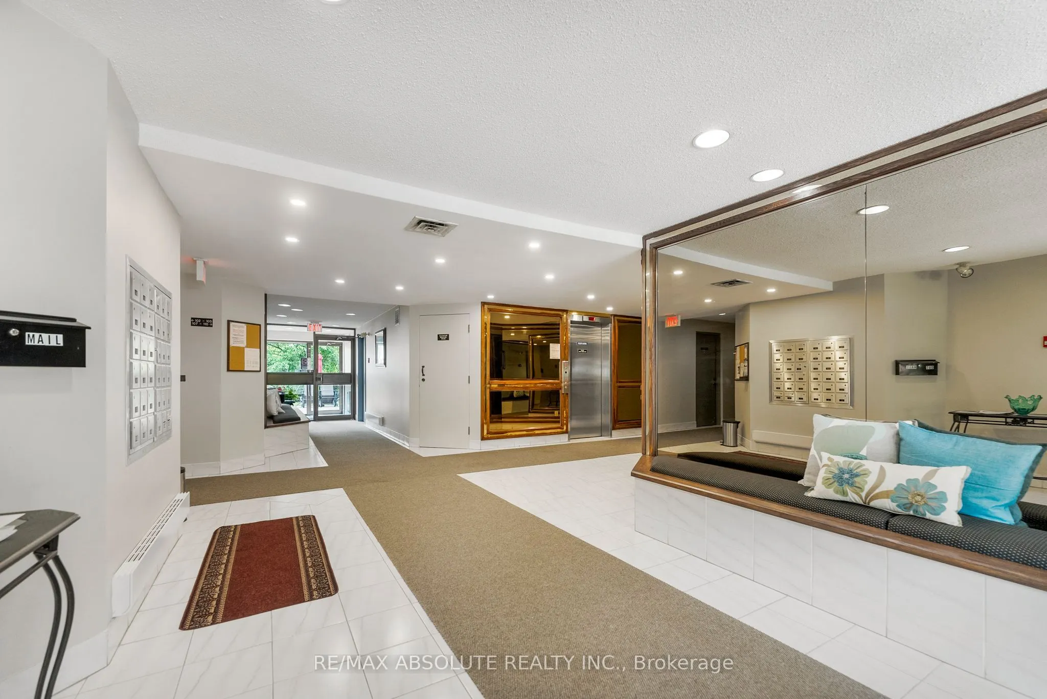 124 Daniel Street S, #301