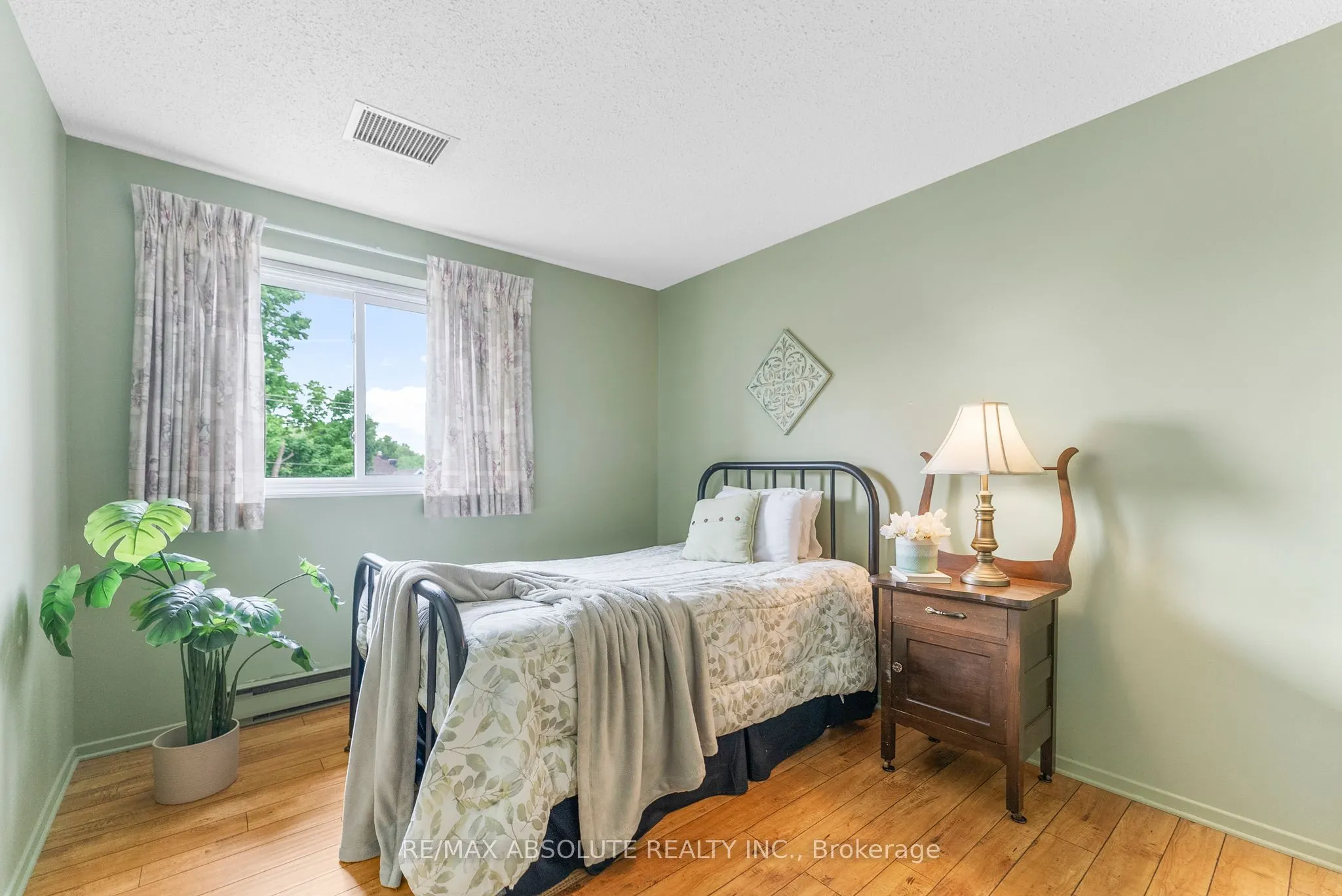 124 Daniel Street S, #301