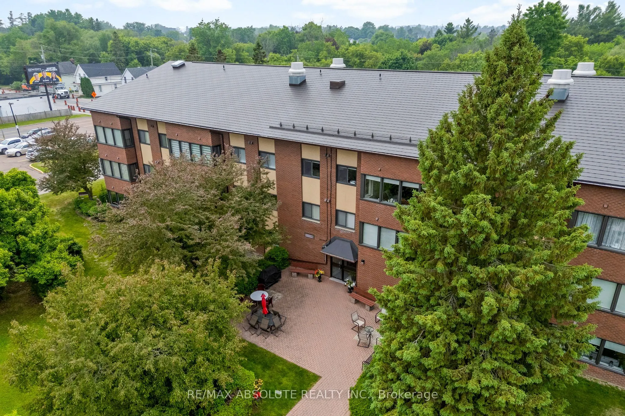 124 Daniel Street S, #301
