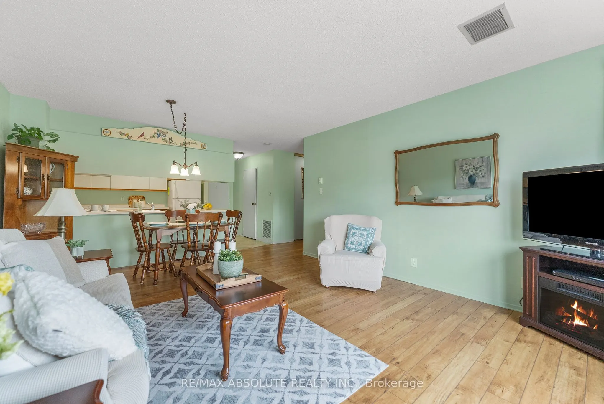 124 Daniel Street S, #301