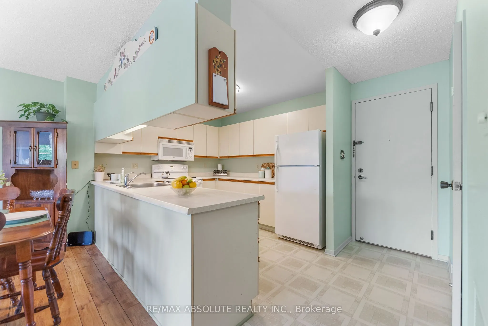 124 Daniel Street S, #301