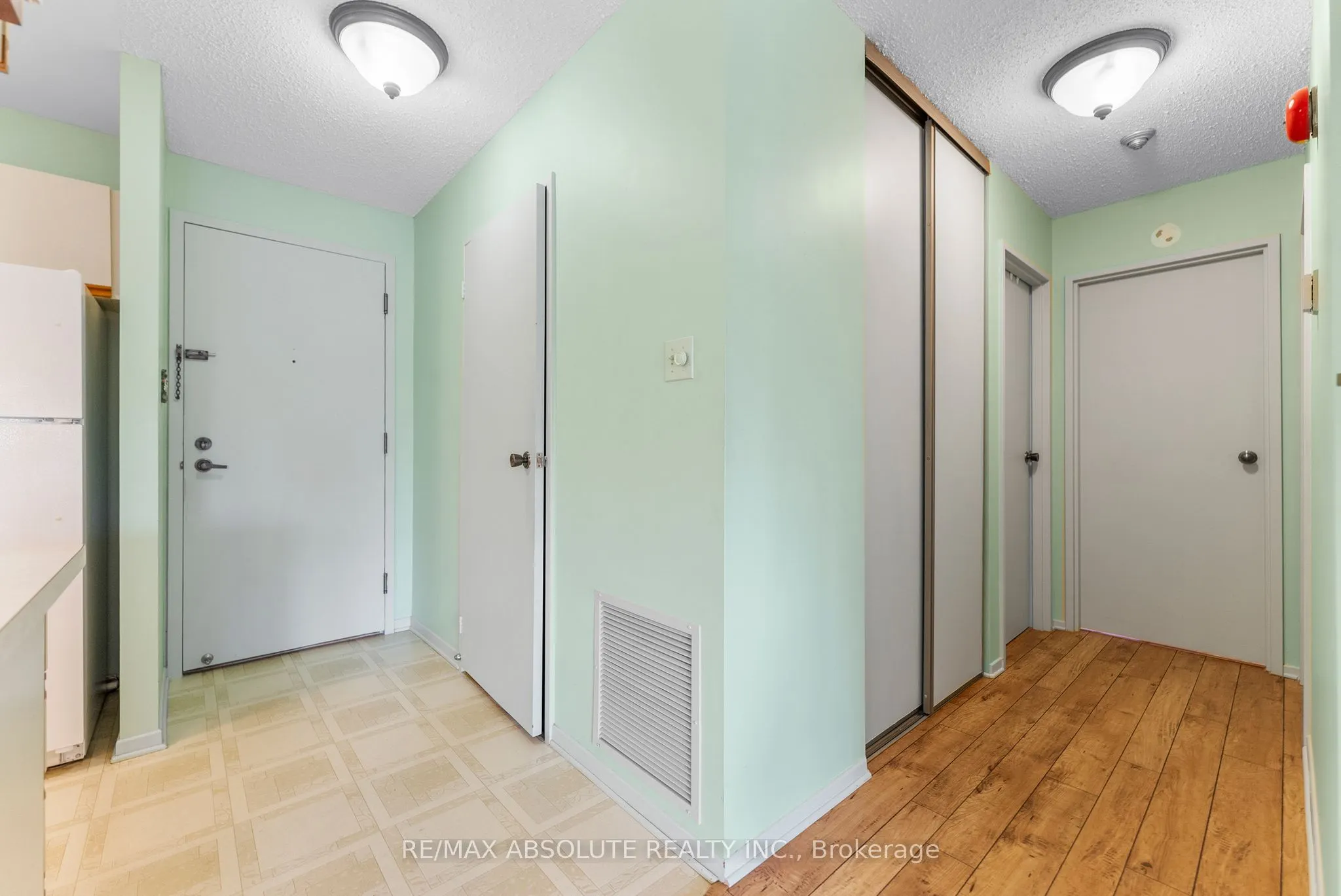 124 Daniel Street S, #301
