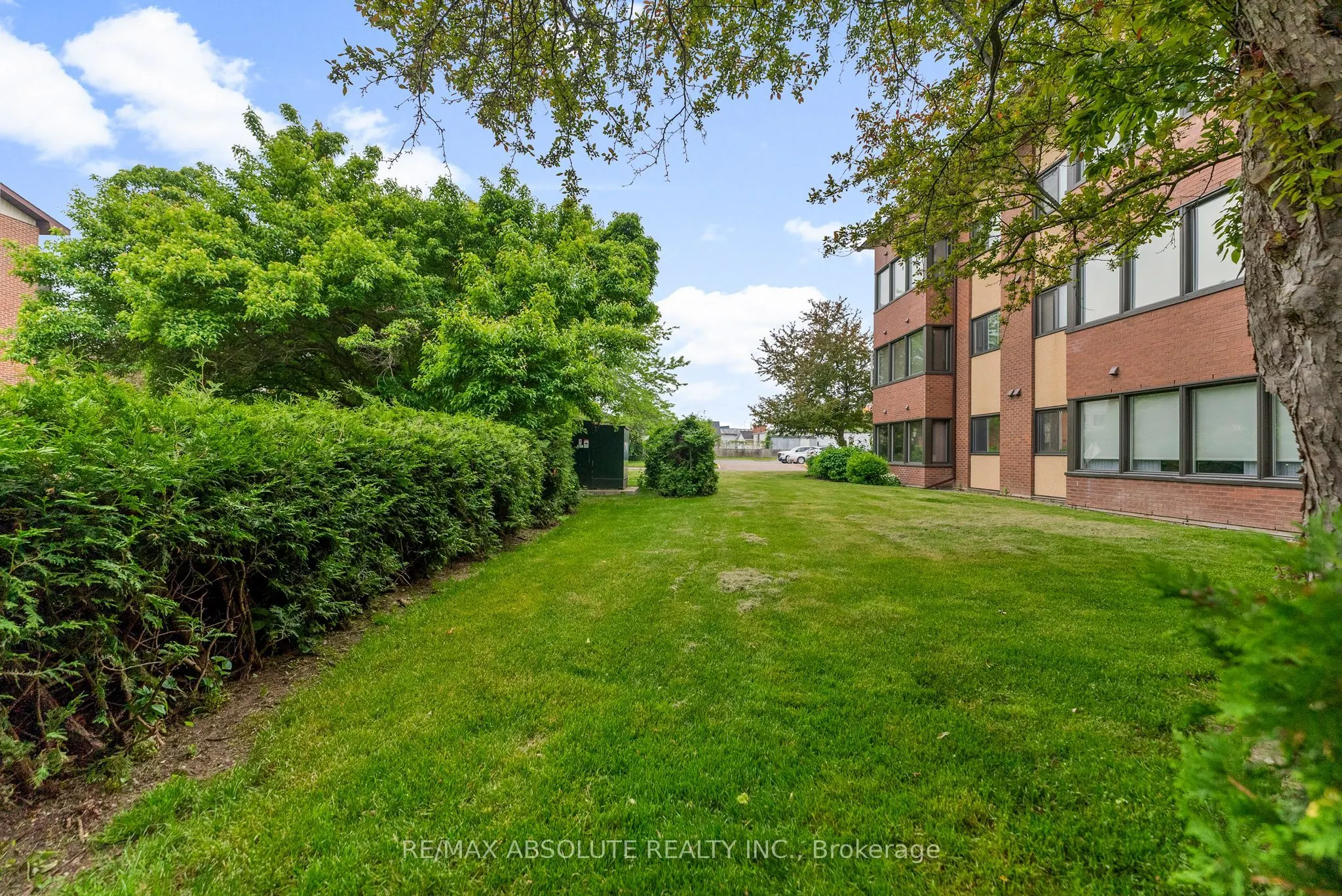 124 Daniel Street S, #301