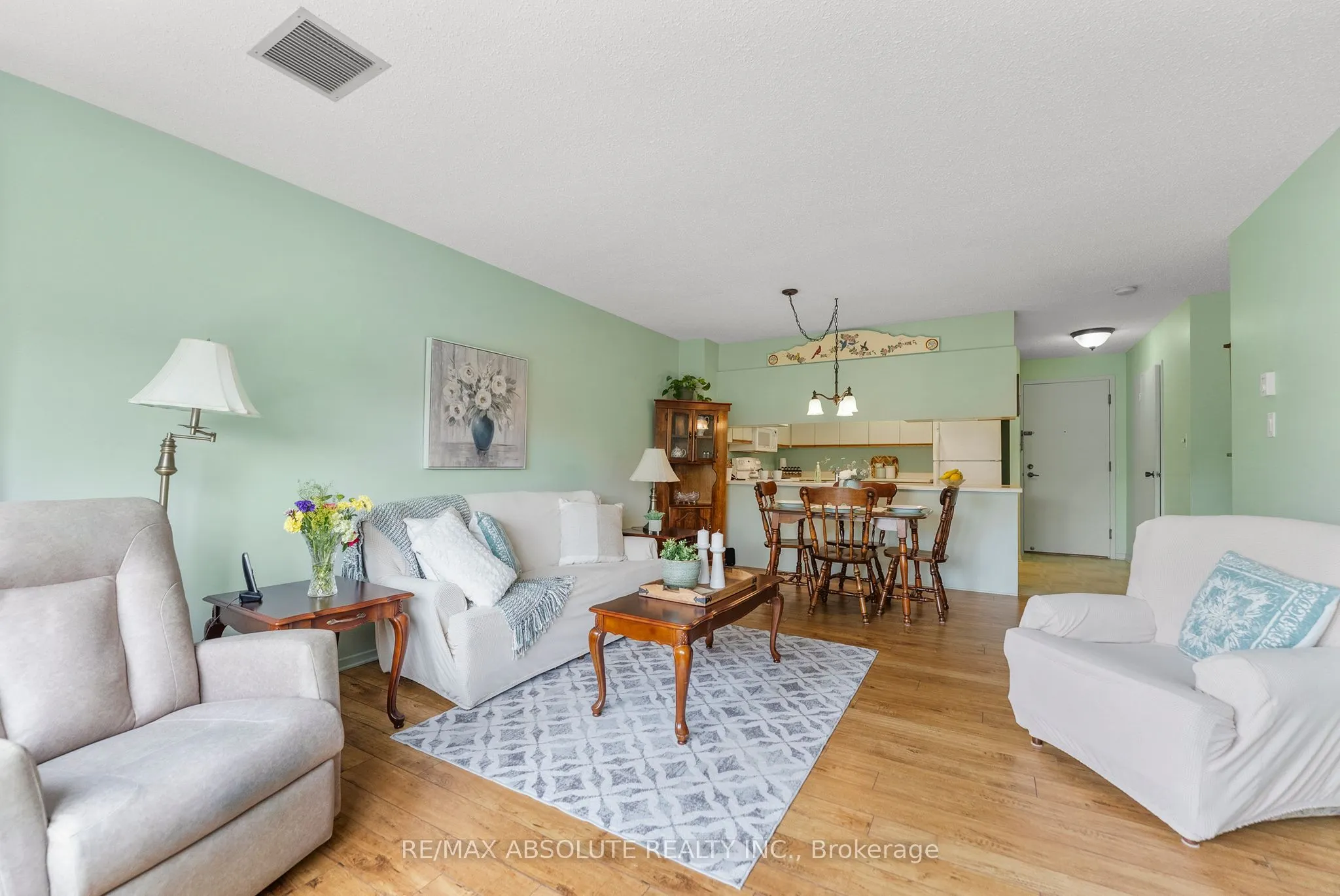 124 Daniel Street S, #301