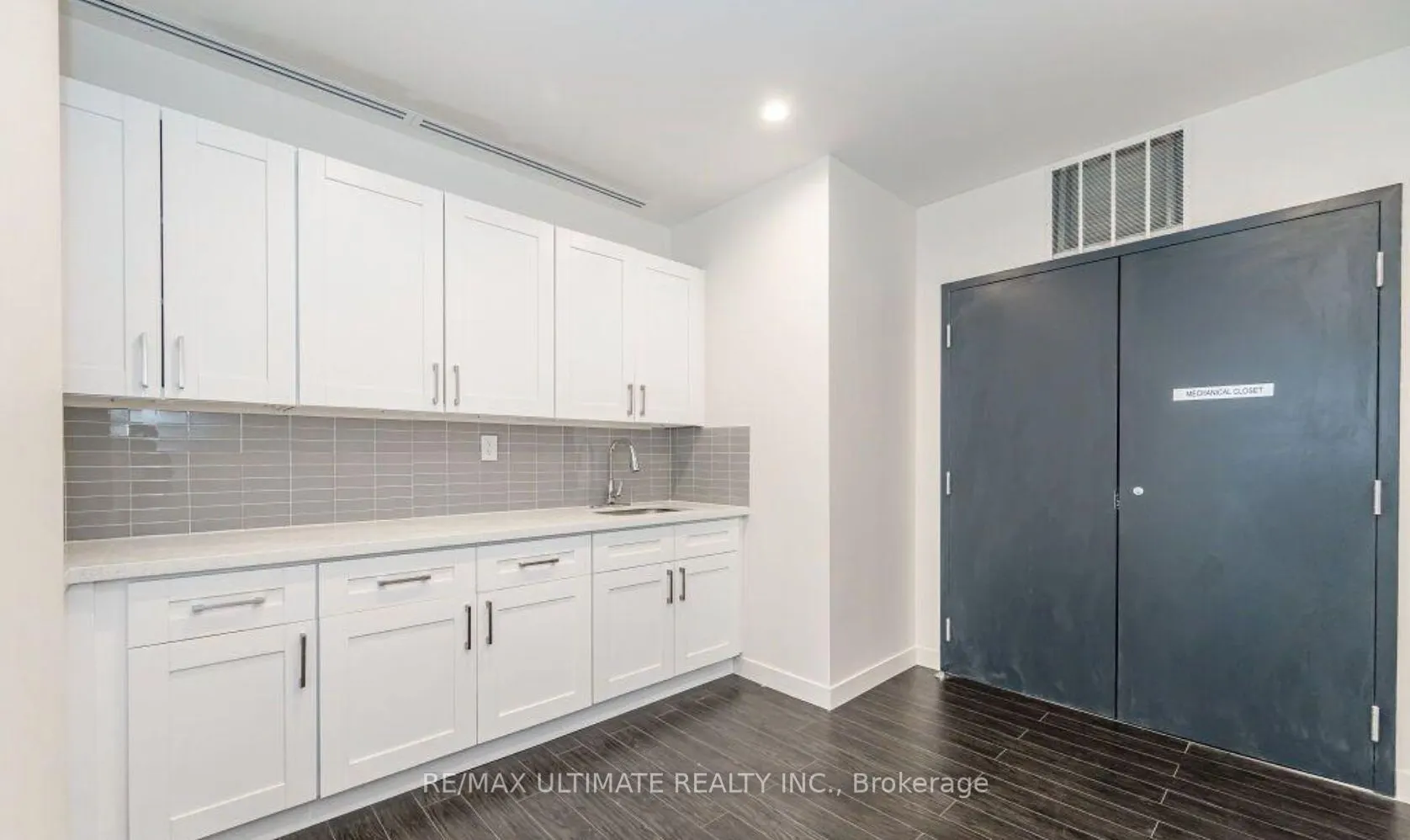 128 King Street N, #710