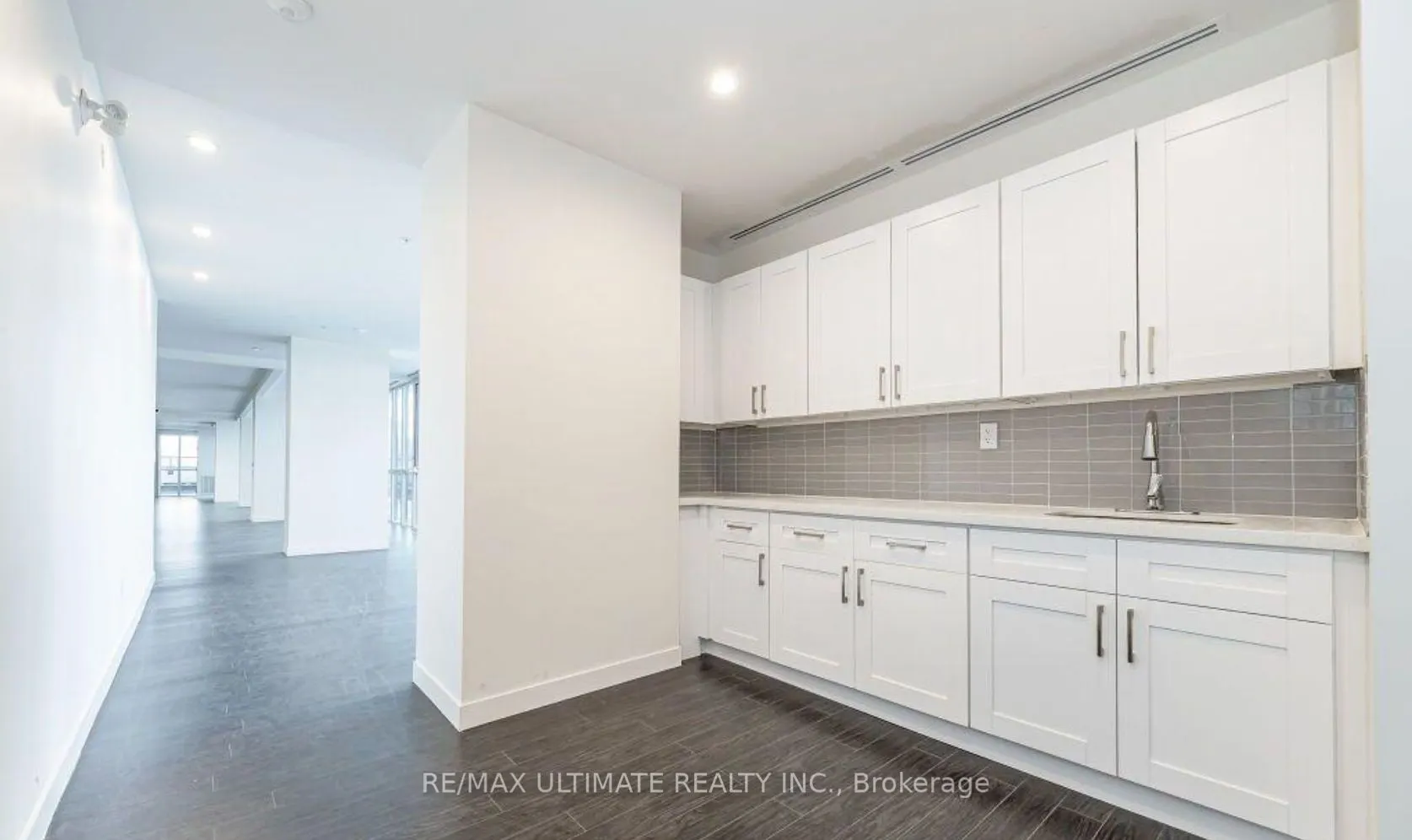 128 King Street N, #710
