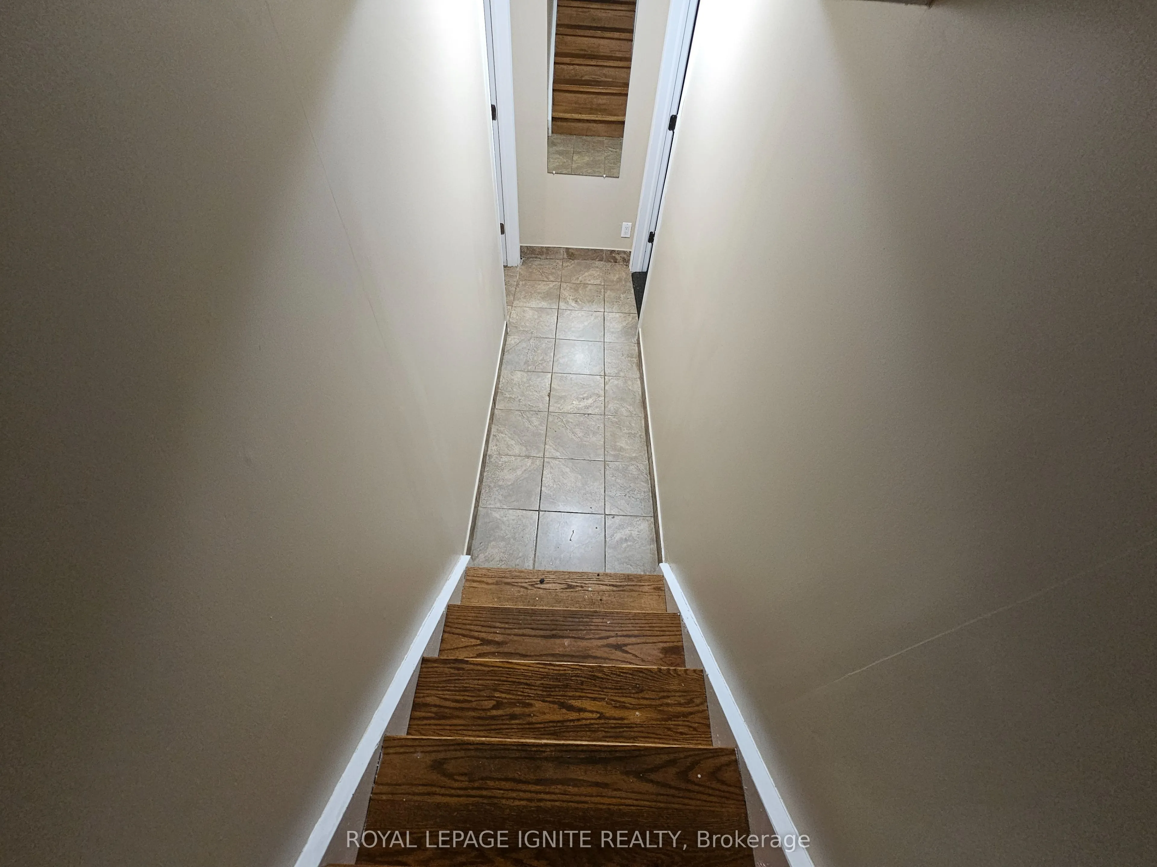 253 WOODLAND Drive N
