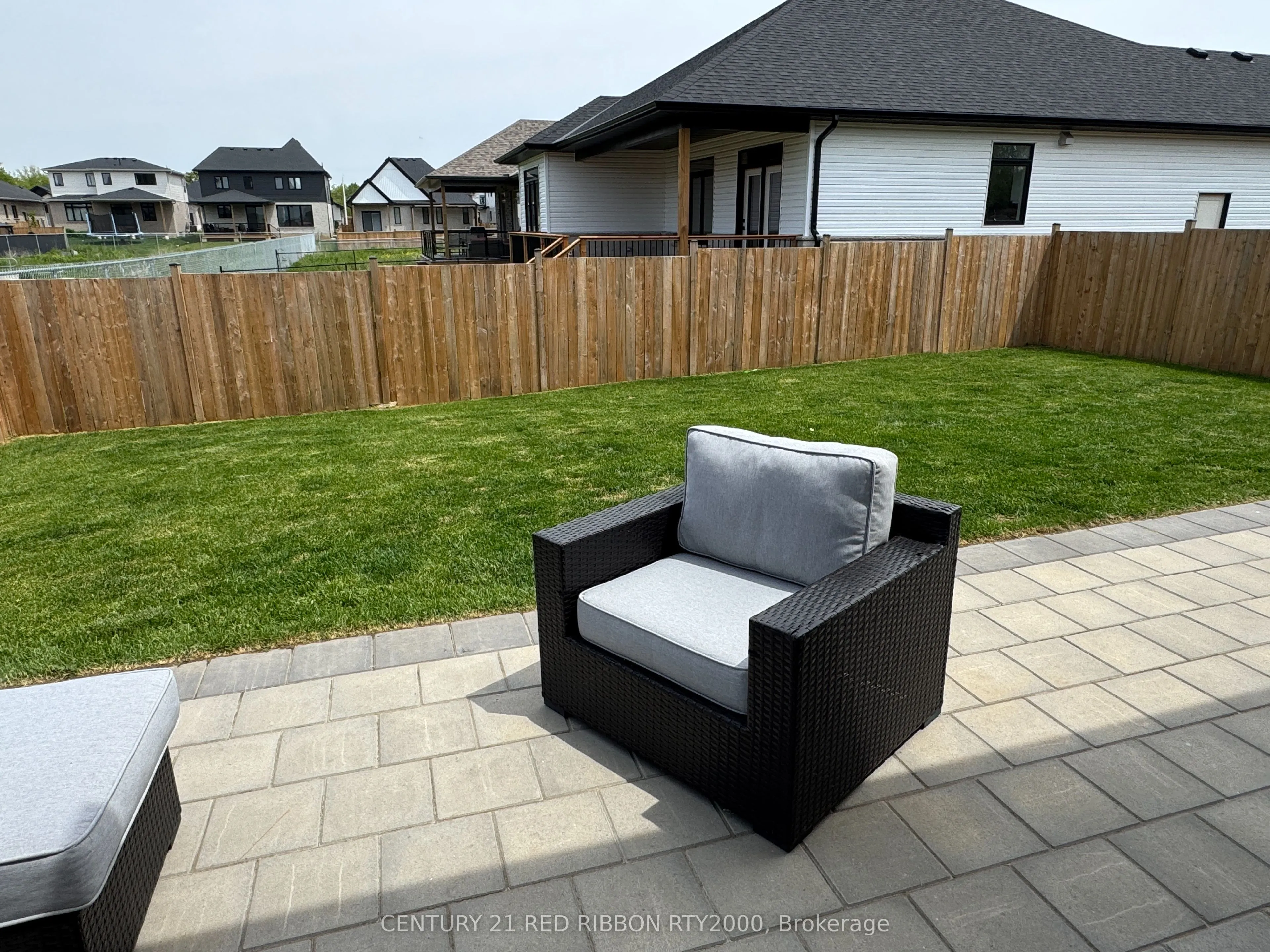 11 BRISCOE Crescent