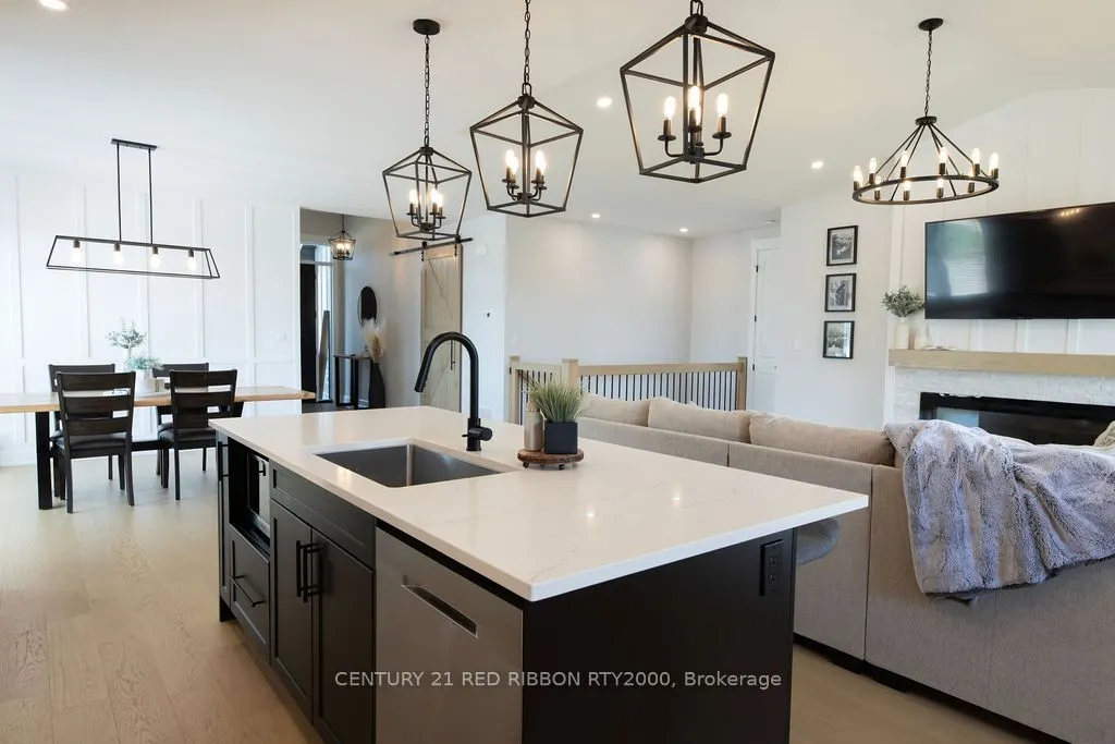 11 BRISCOE Crescent
