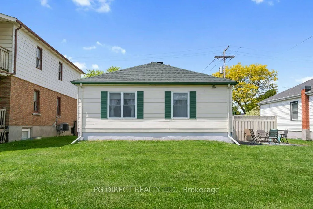 905 Third Street E
