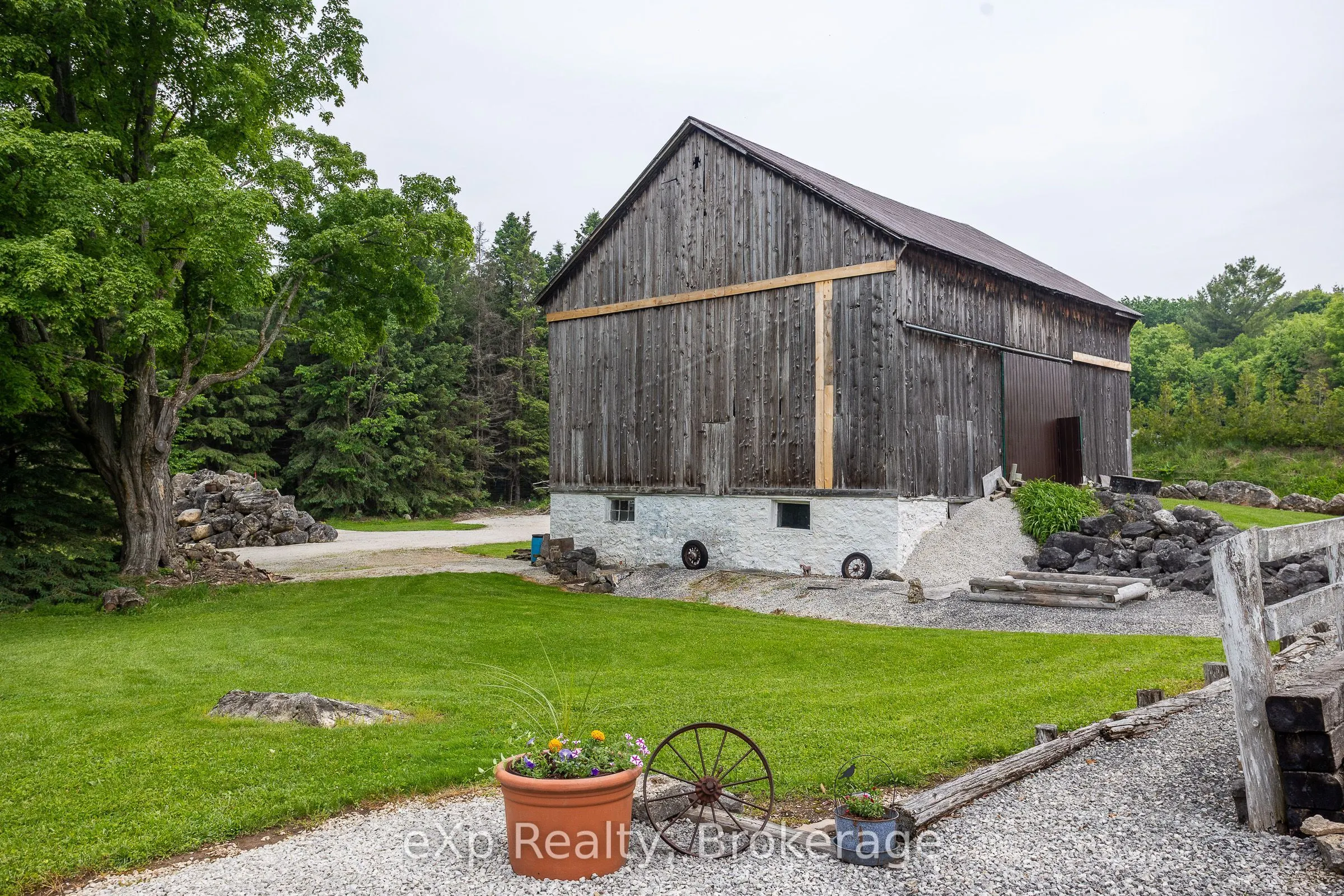 103379 Grey Rd 18