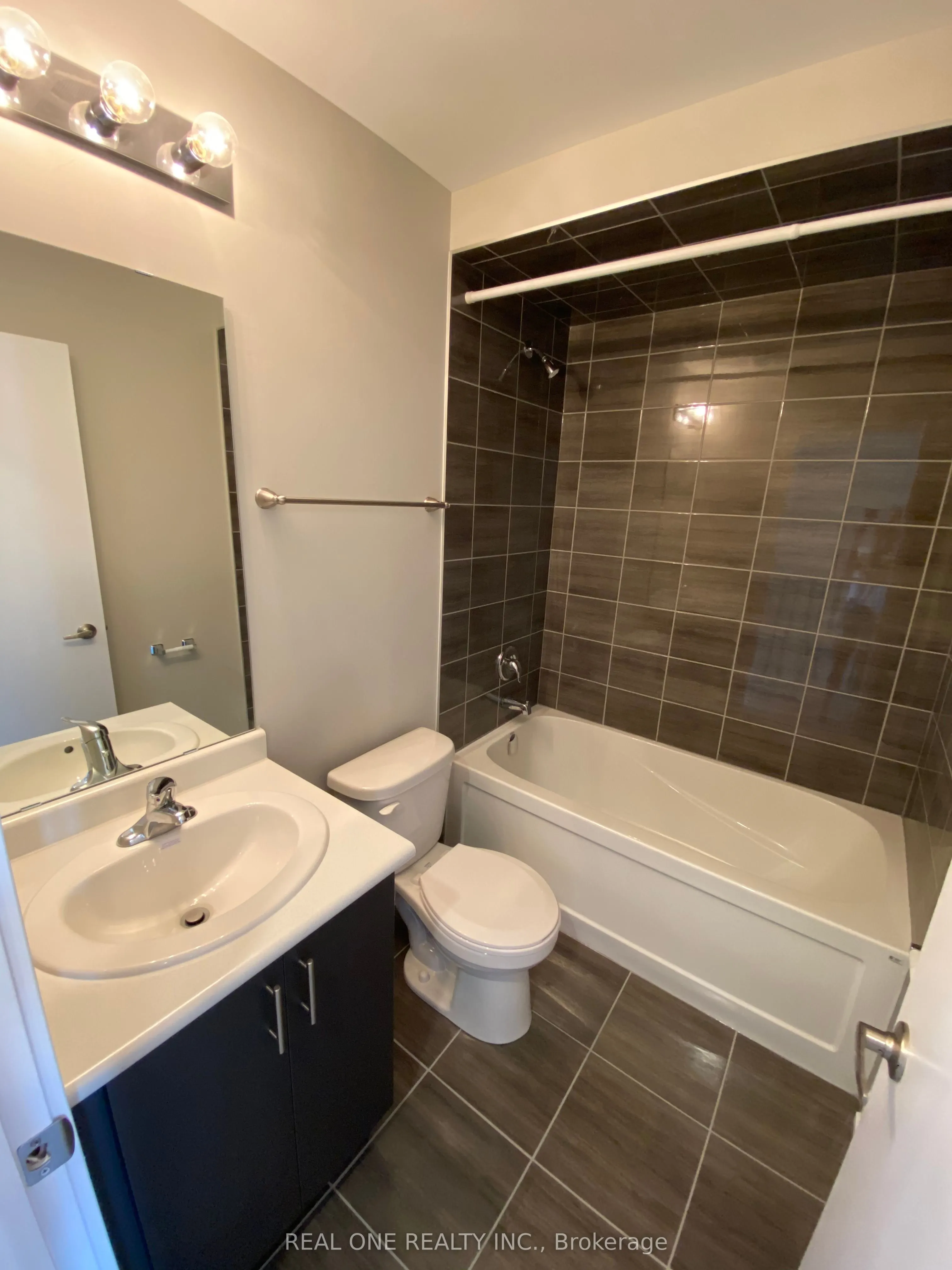 63 Markle Crescent, #40