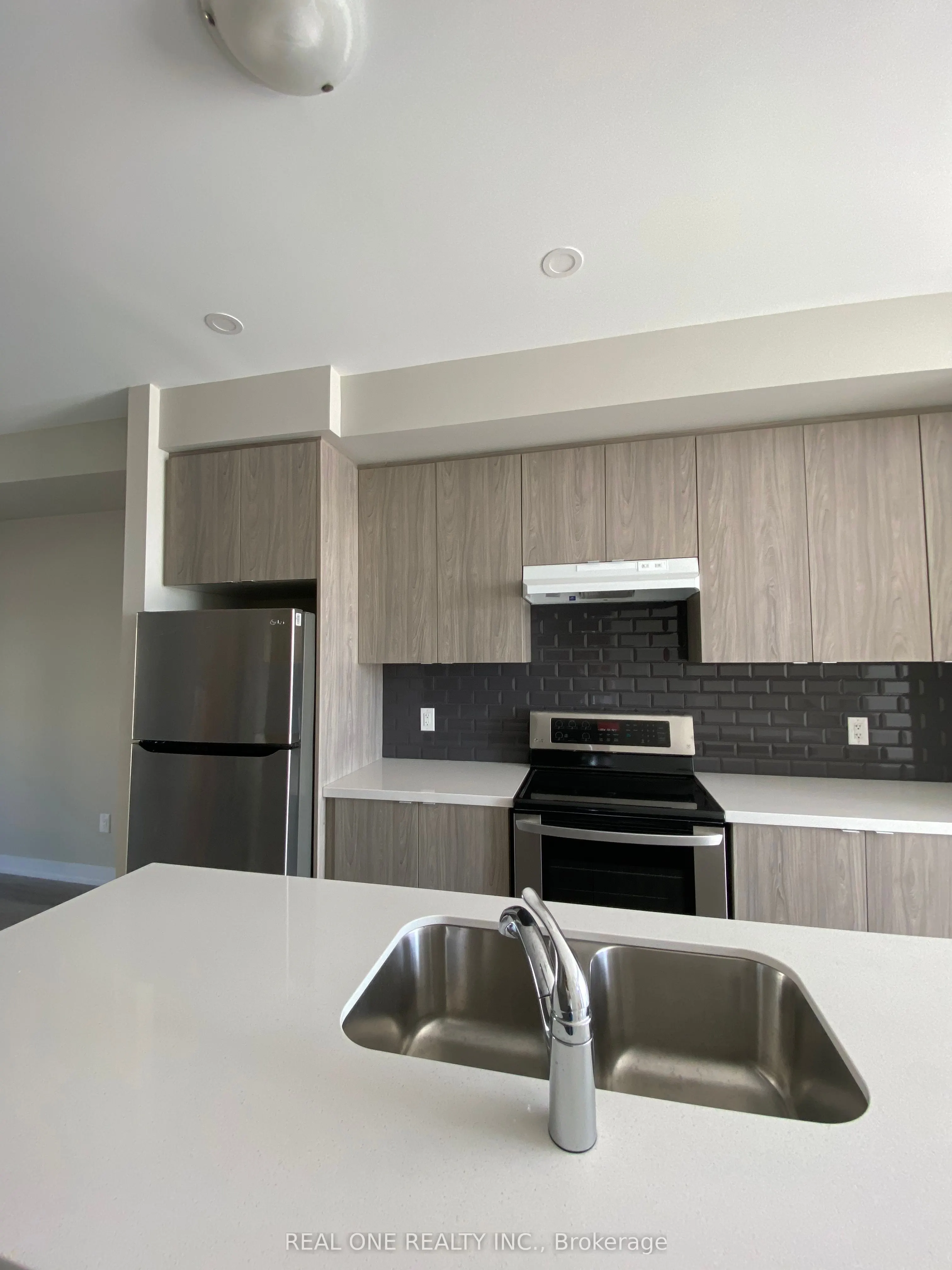 63 Markle Crescent, #40