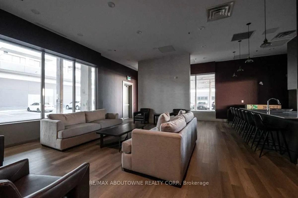 550 North Service Road, #512