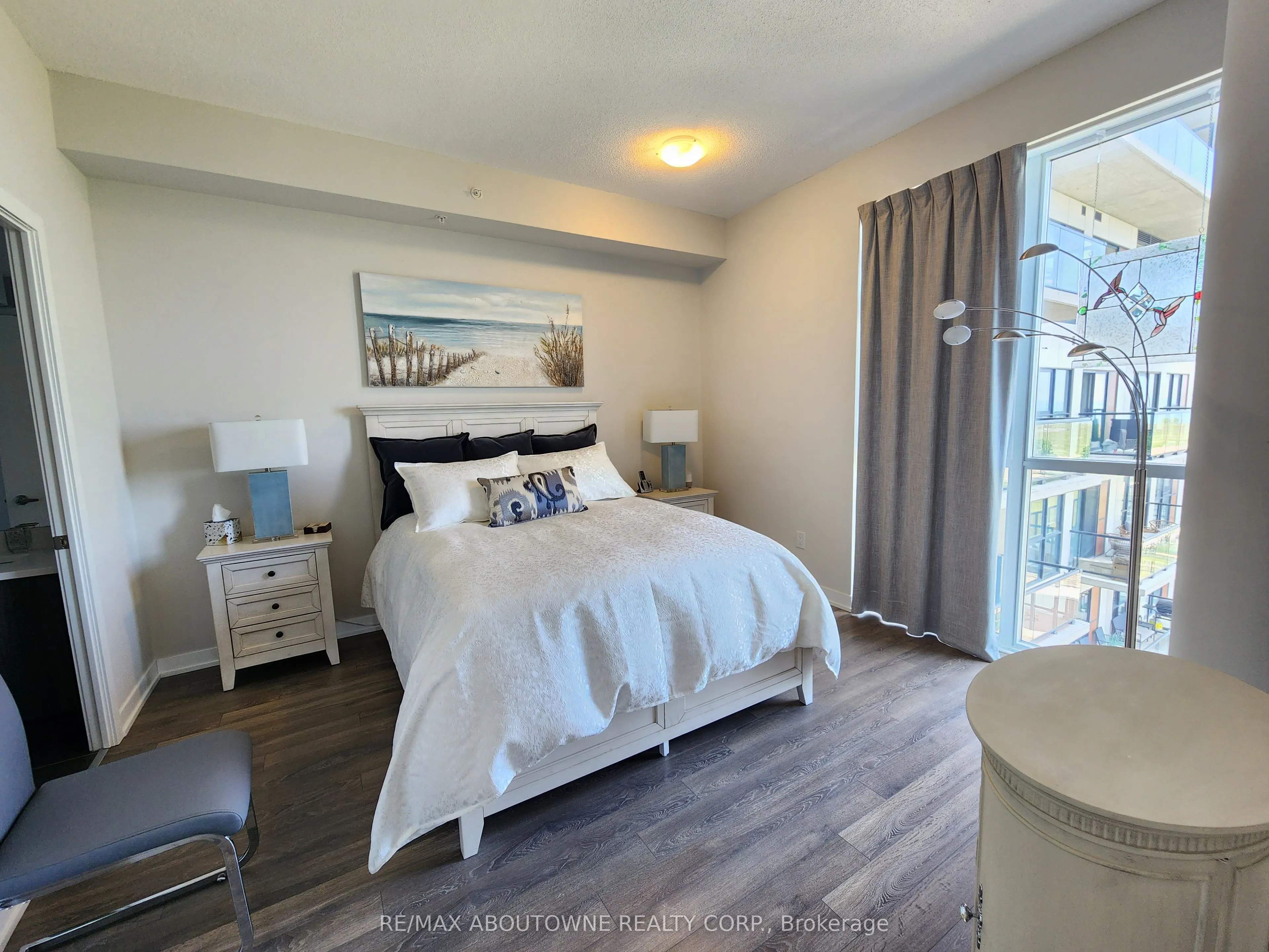 550 North Service Road, #512