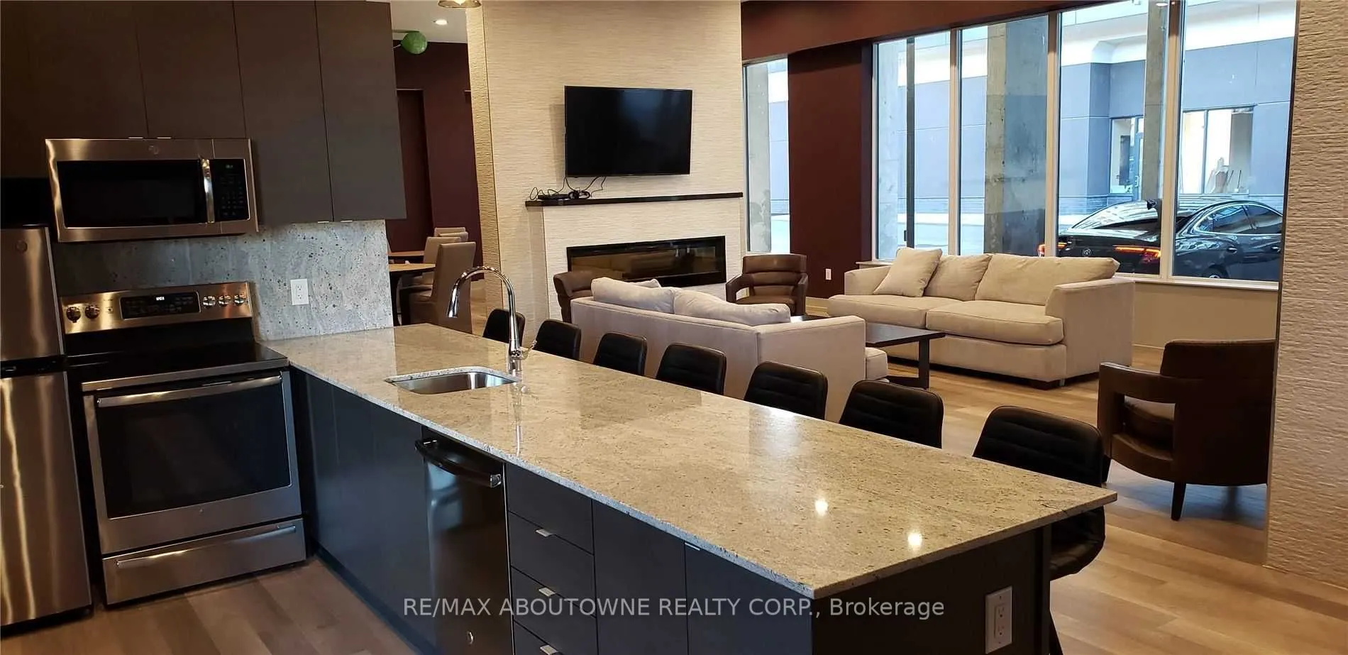 550 North Service Road, #512