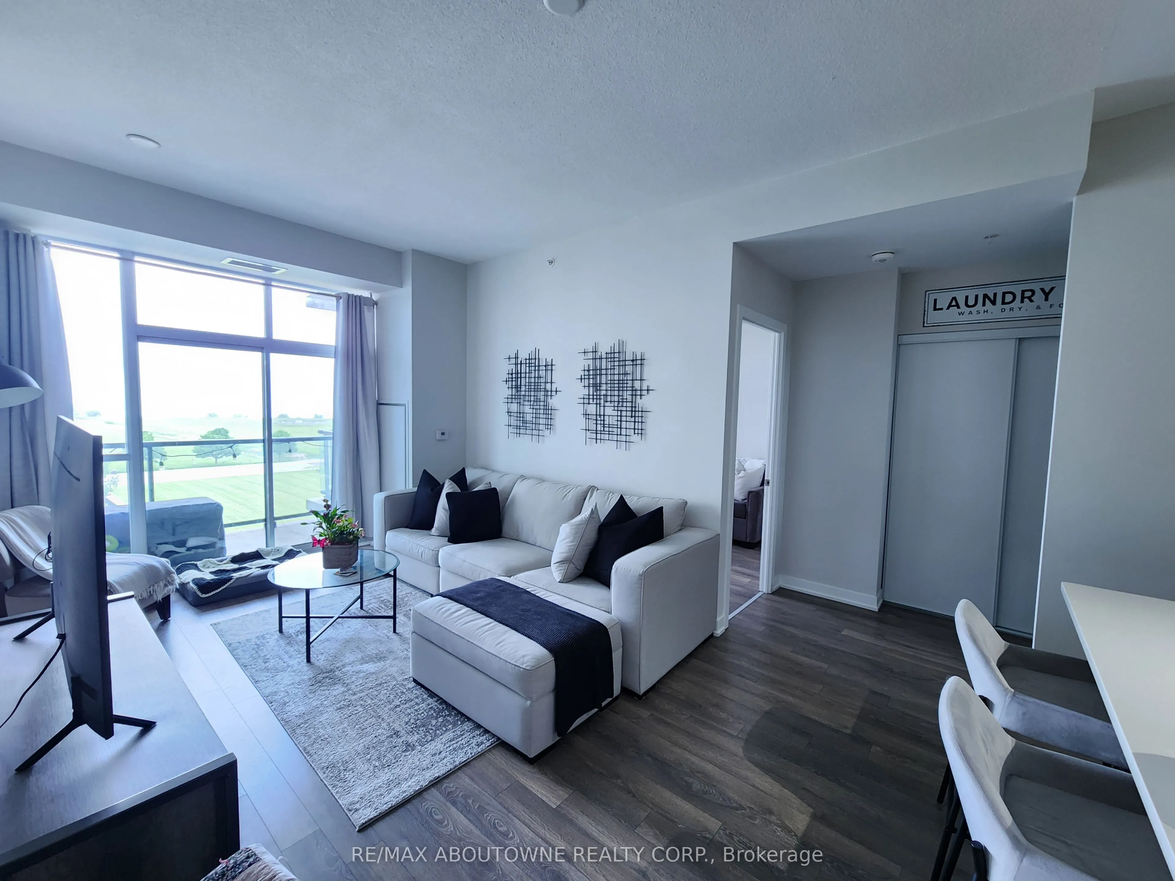 550 North Service Road, #512