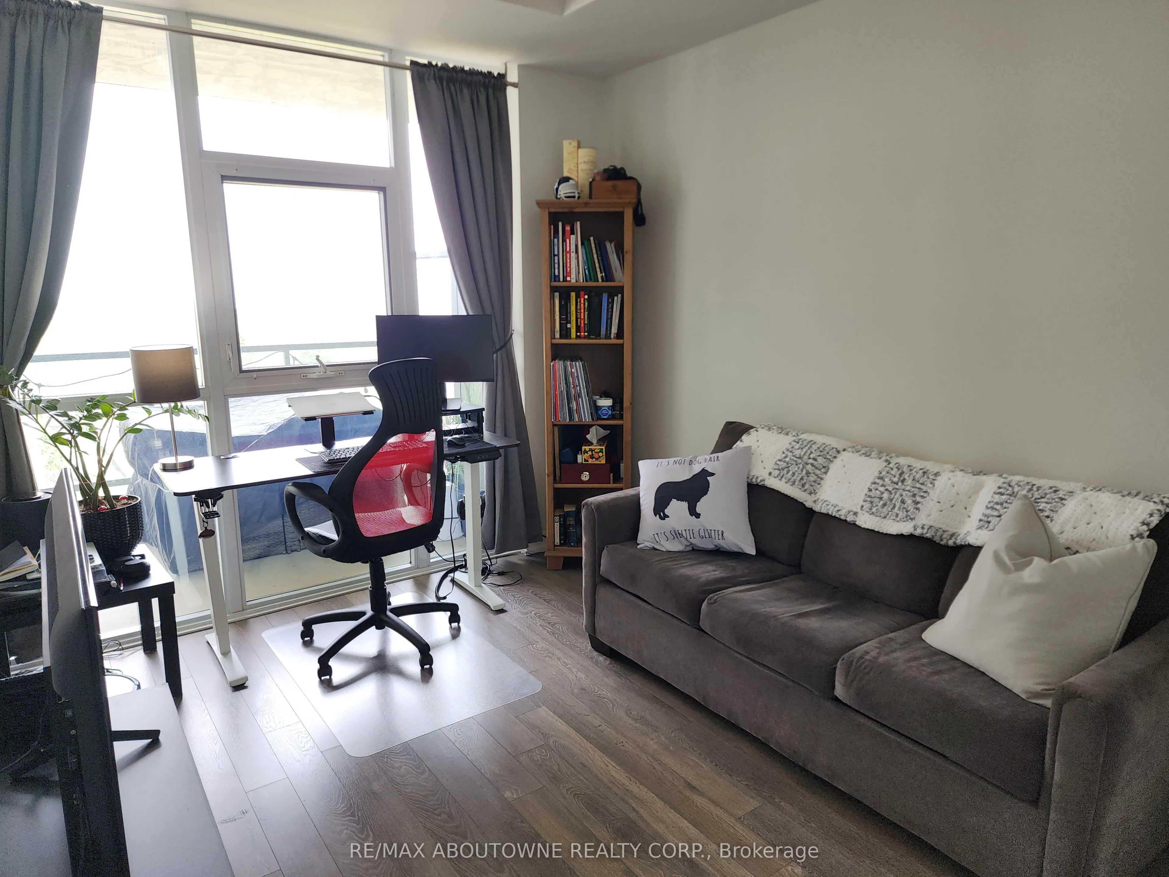 550 North Service Road, #512