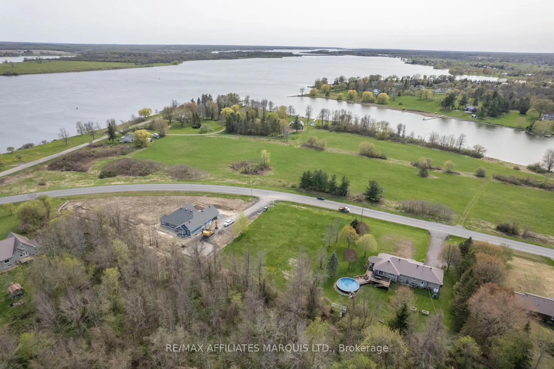 LOT Lakeshore Drive