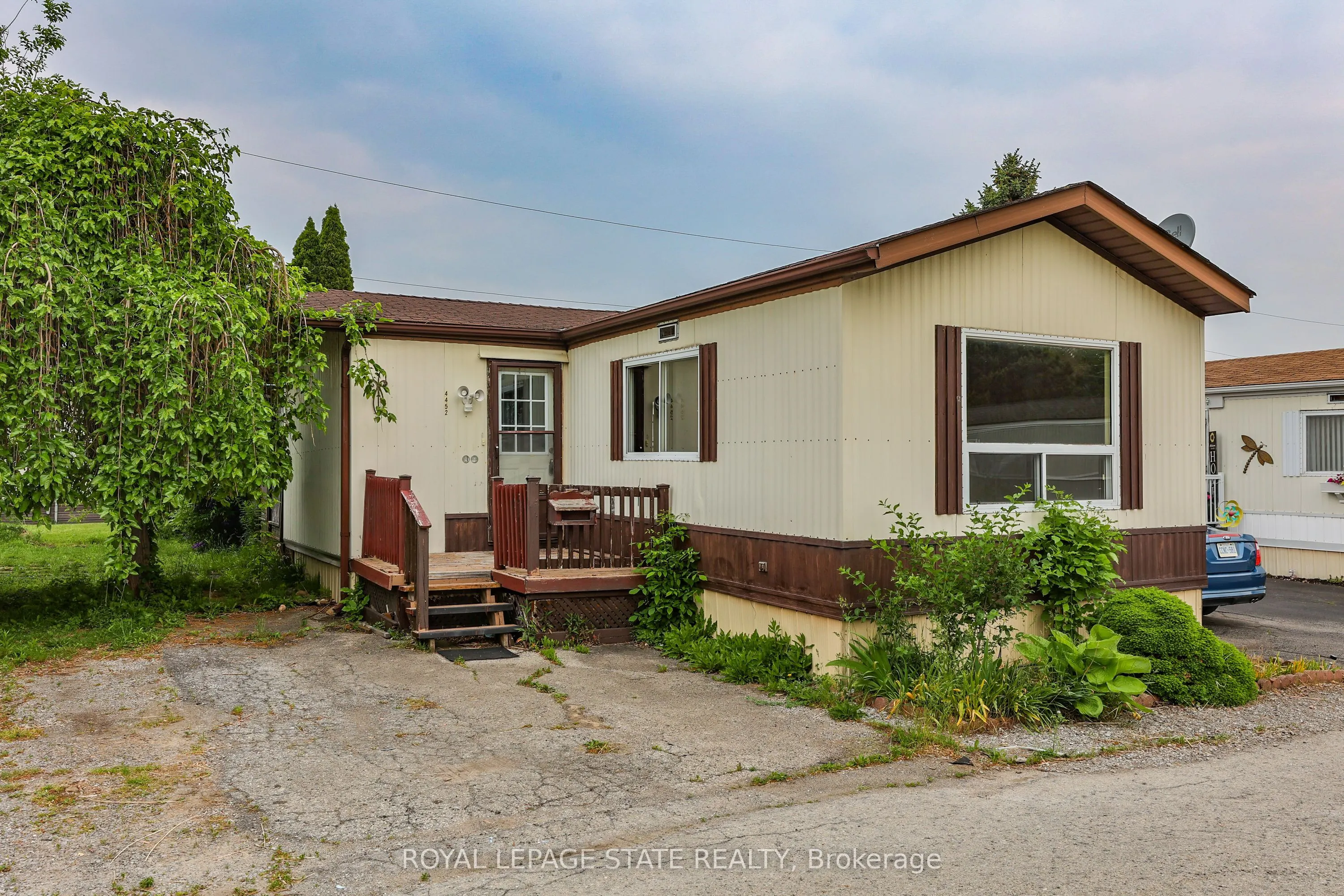 4452 Jonathan Lane