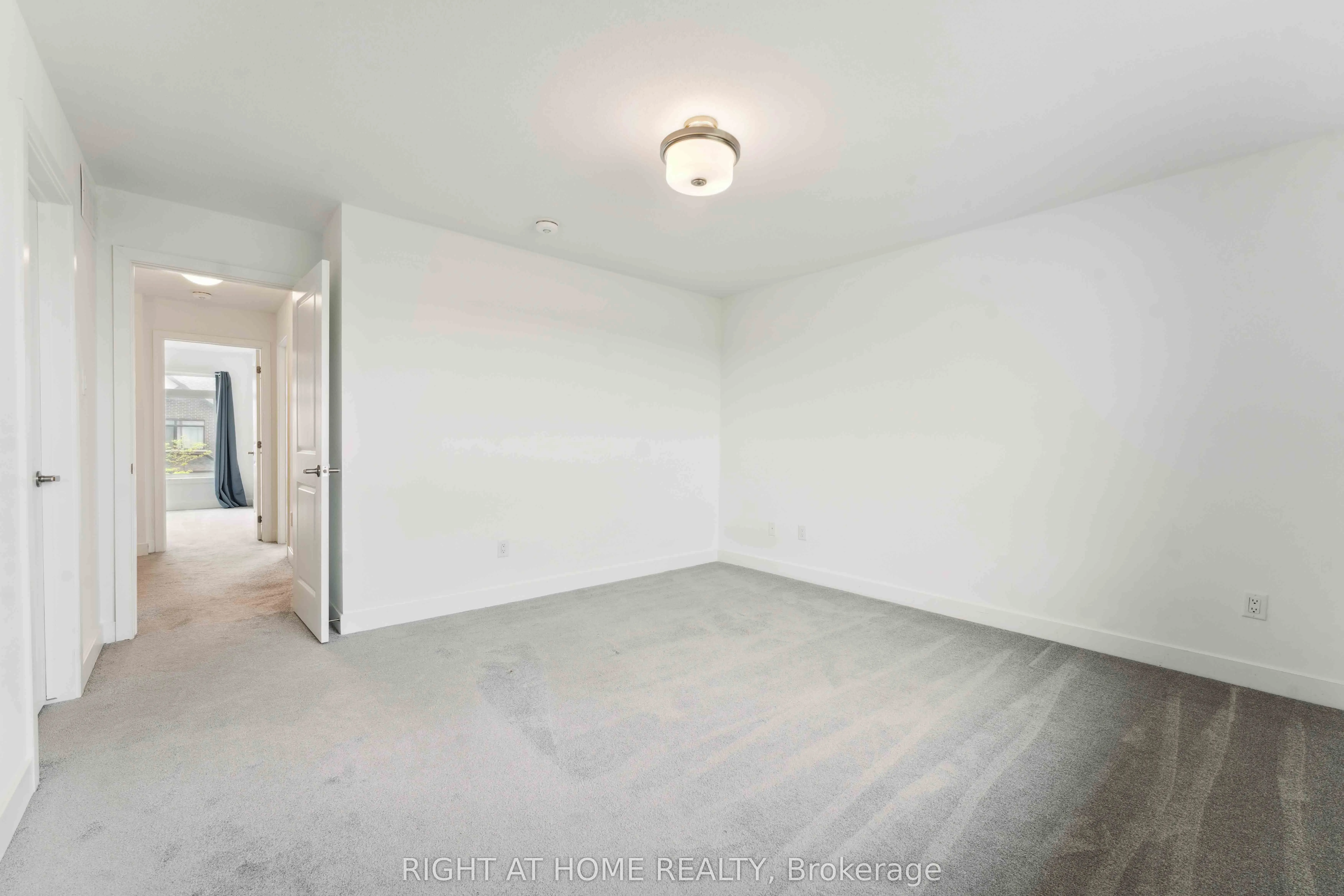 261 Finsbury Avenue