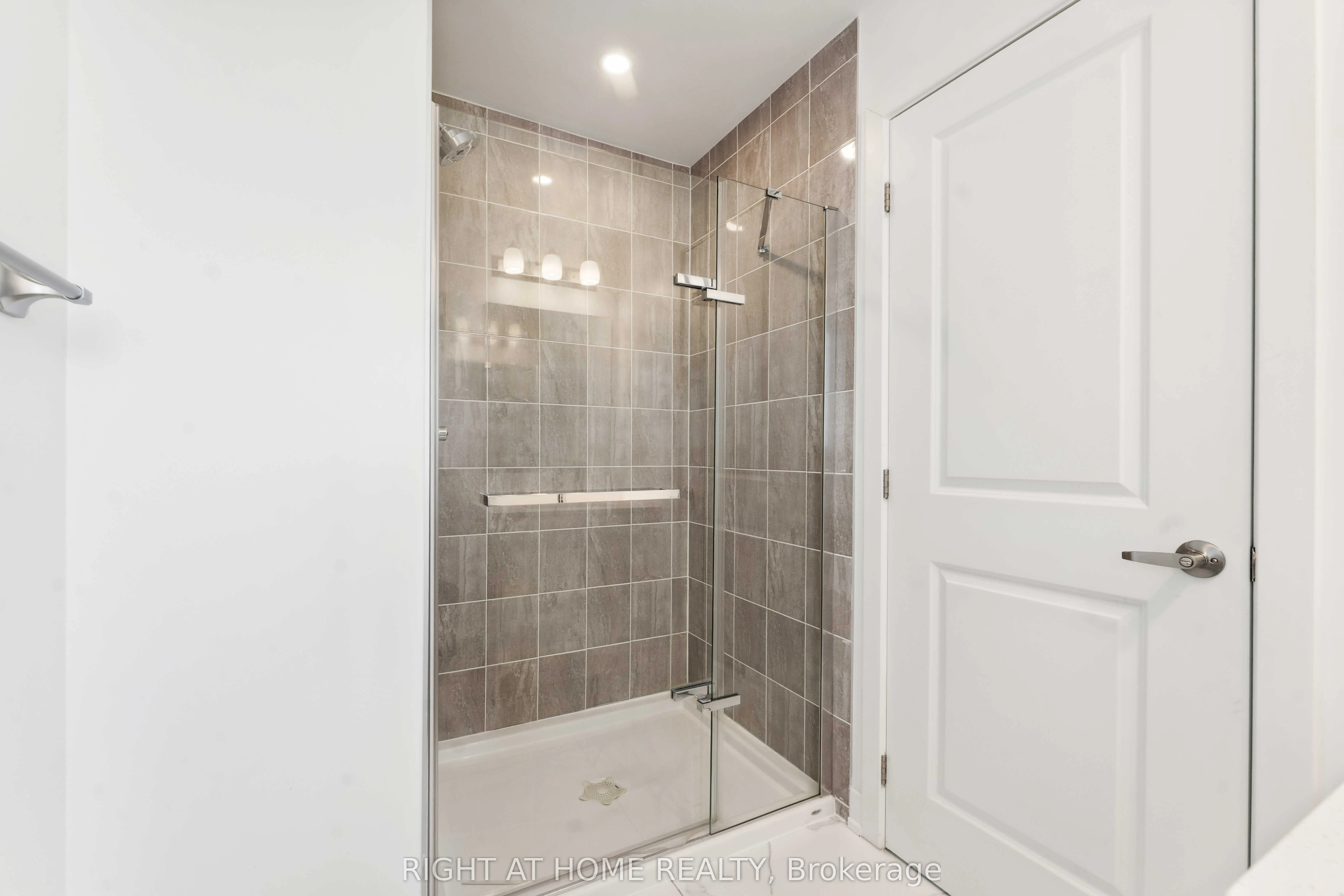 261 Finsbury Avenue