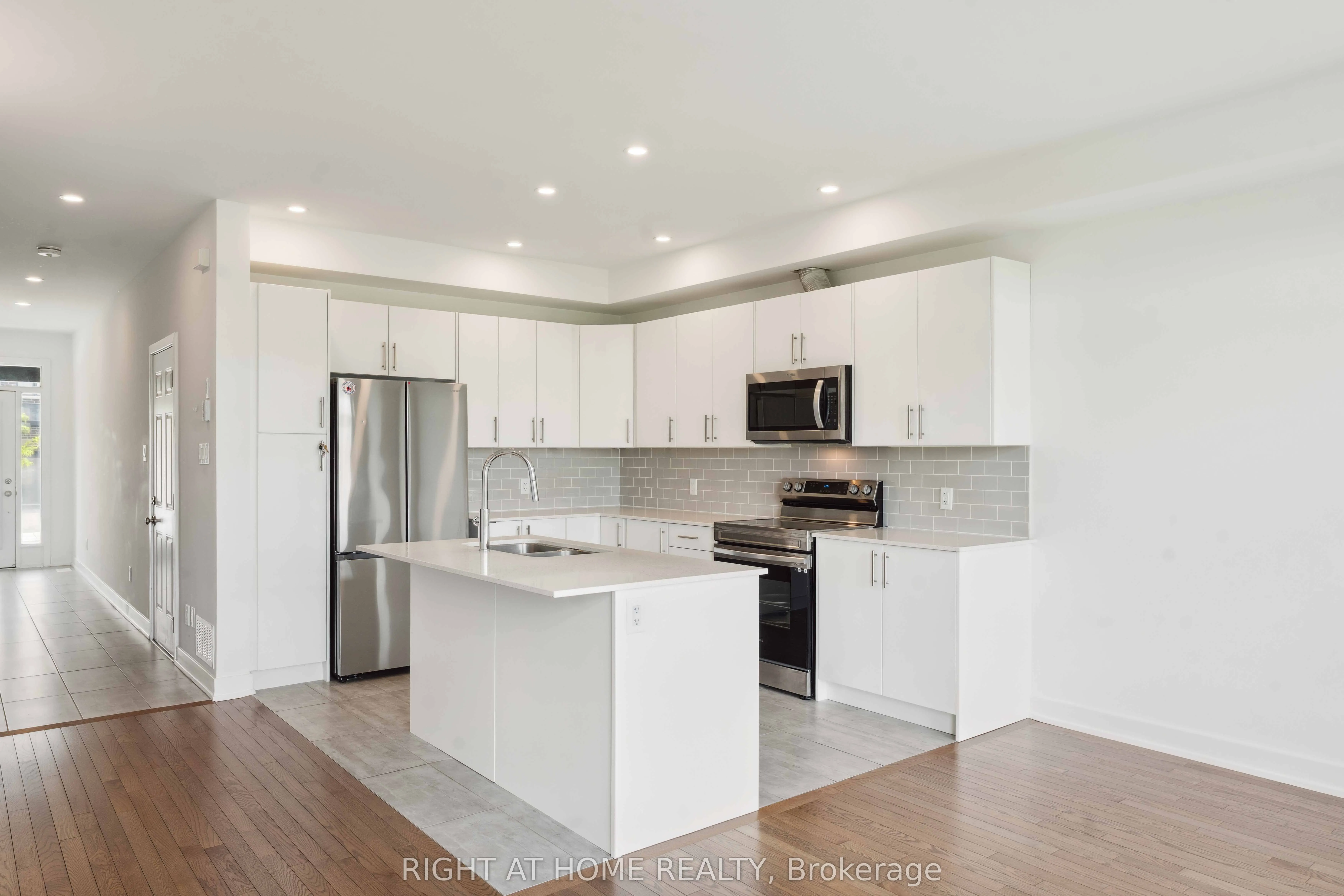 261 Finsbury Avenue